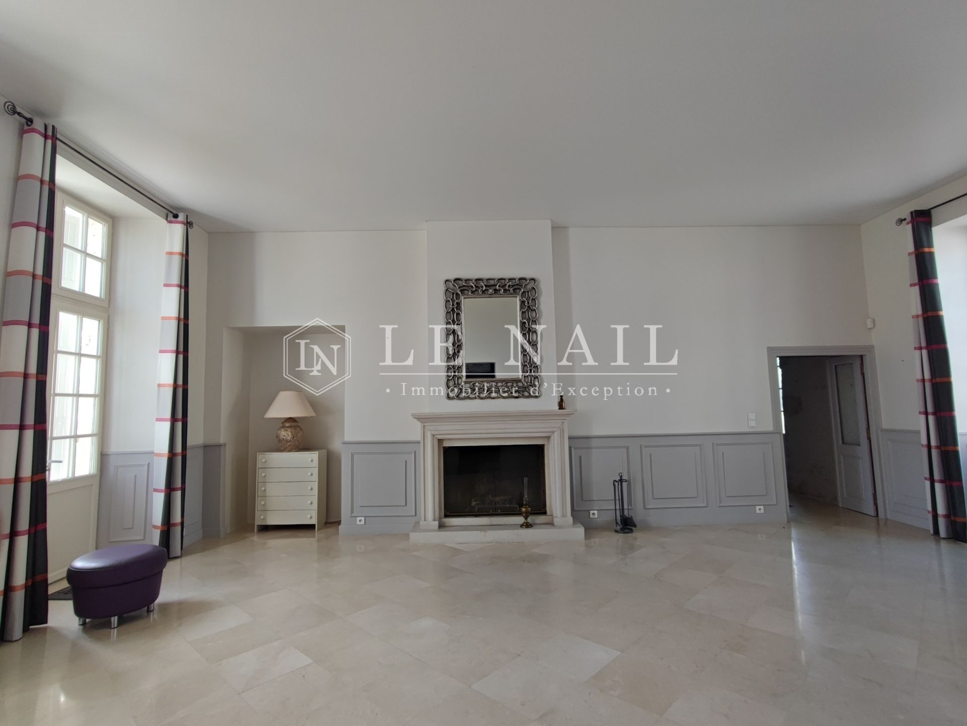 castle 22 rooms for sale on ORLEANS (45000)
