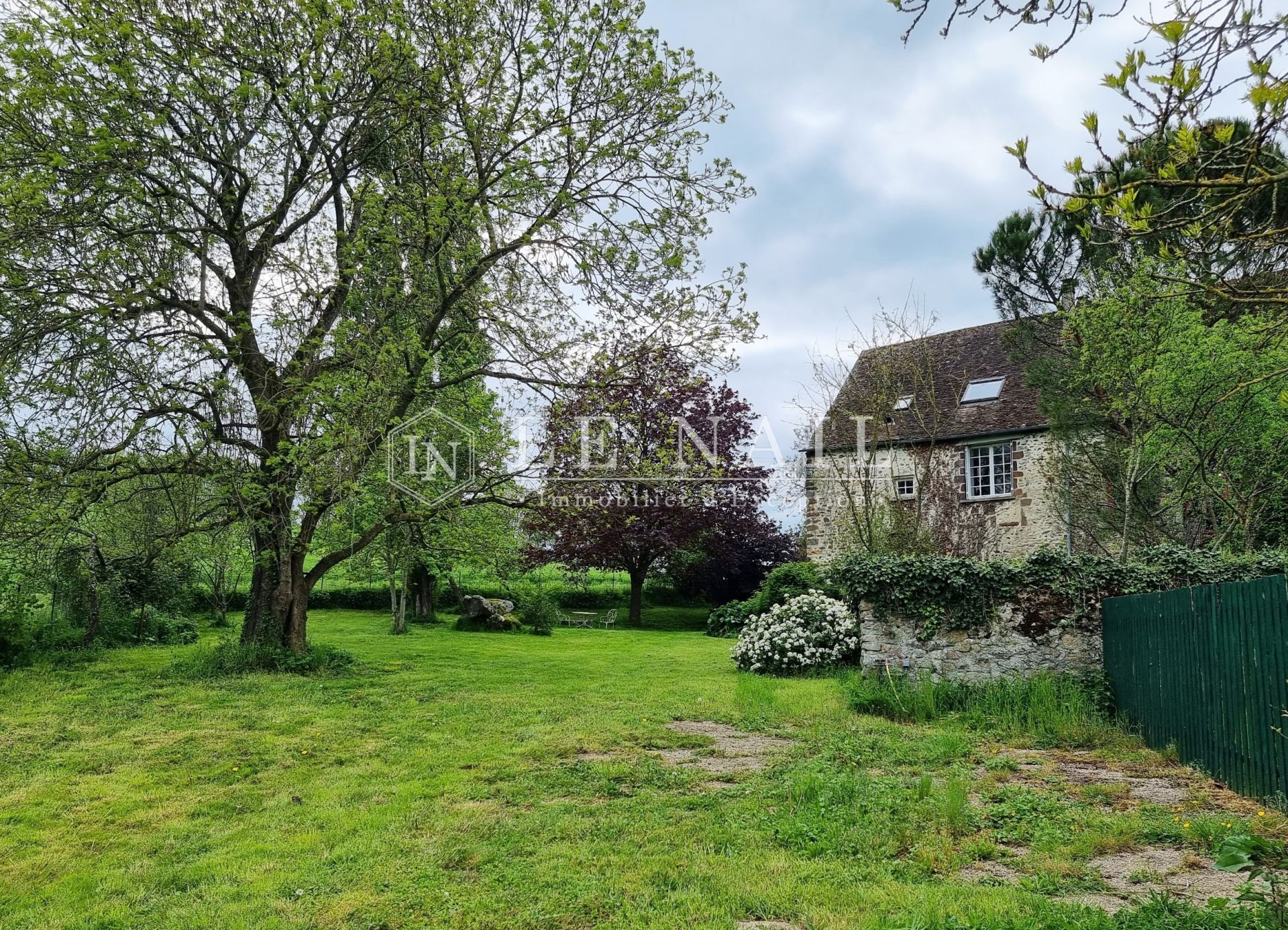 house 8 rooms for sale on FRESNAY SUR SARTHE (72130)