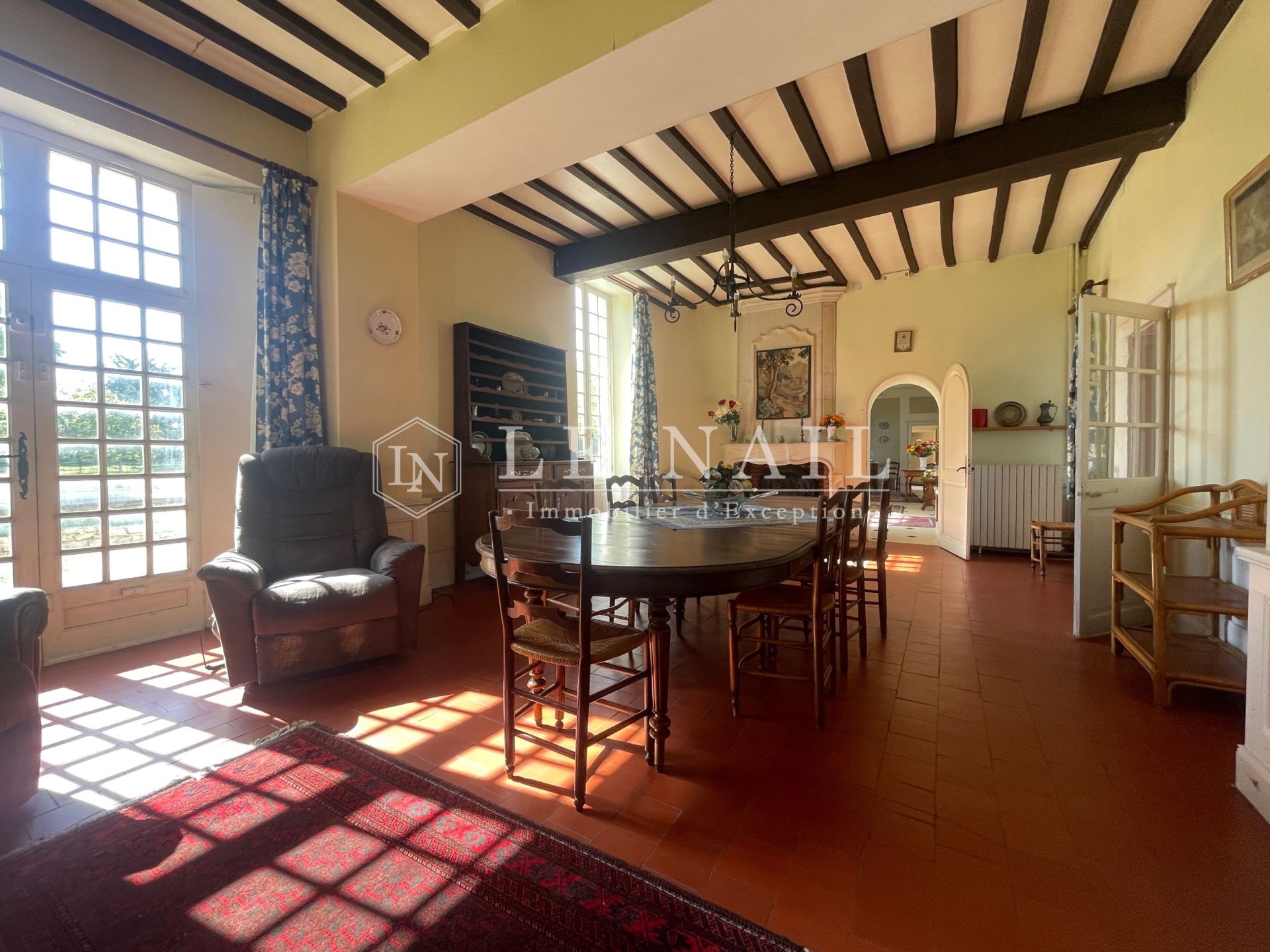 property 18 rooms for sale on LA ROCHELLE (17000)