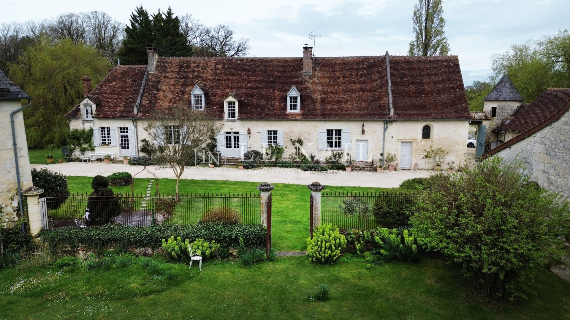 manor house 16 rooms for sale on LOCHES (37600)
