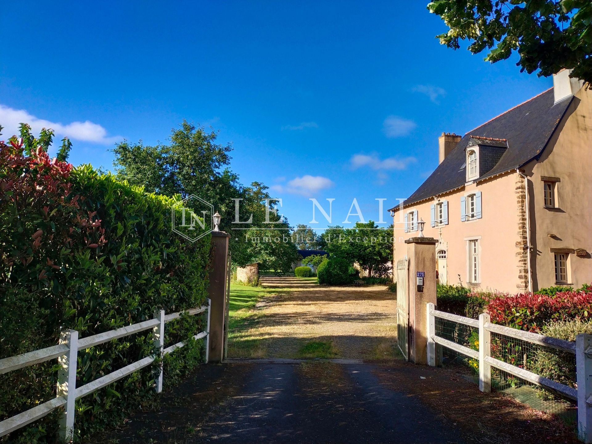 manoir 18 pièces en vente à CRAON (53400)