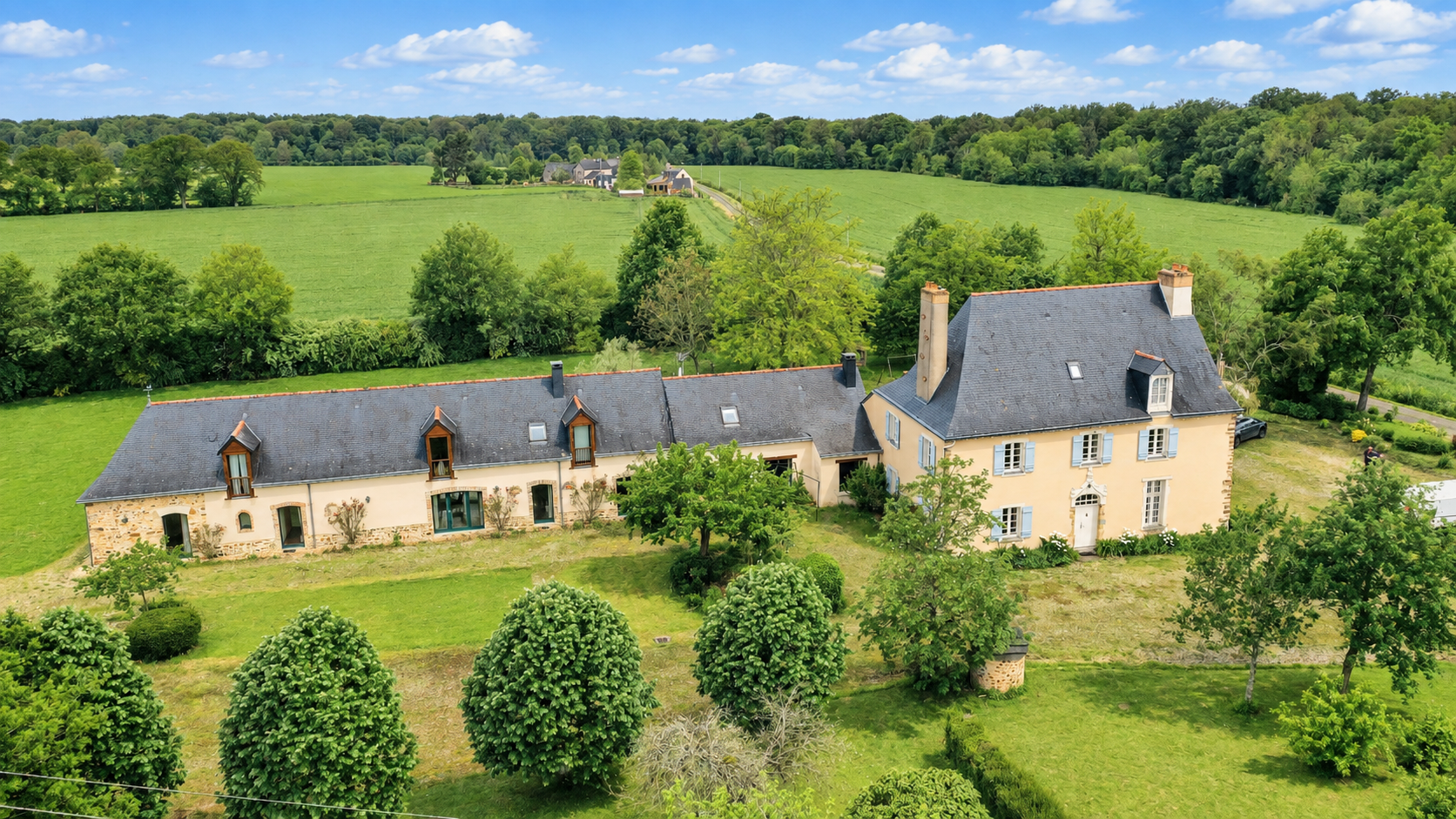 manor house 18 rooms for sale on CRAON (53400)