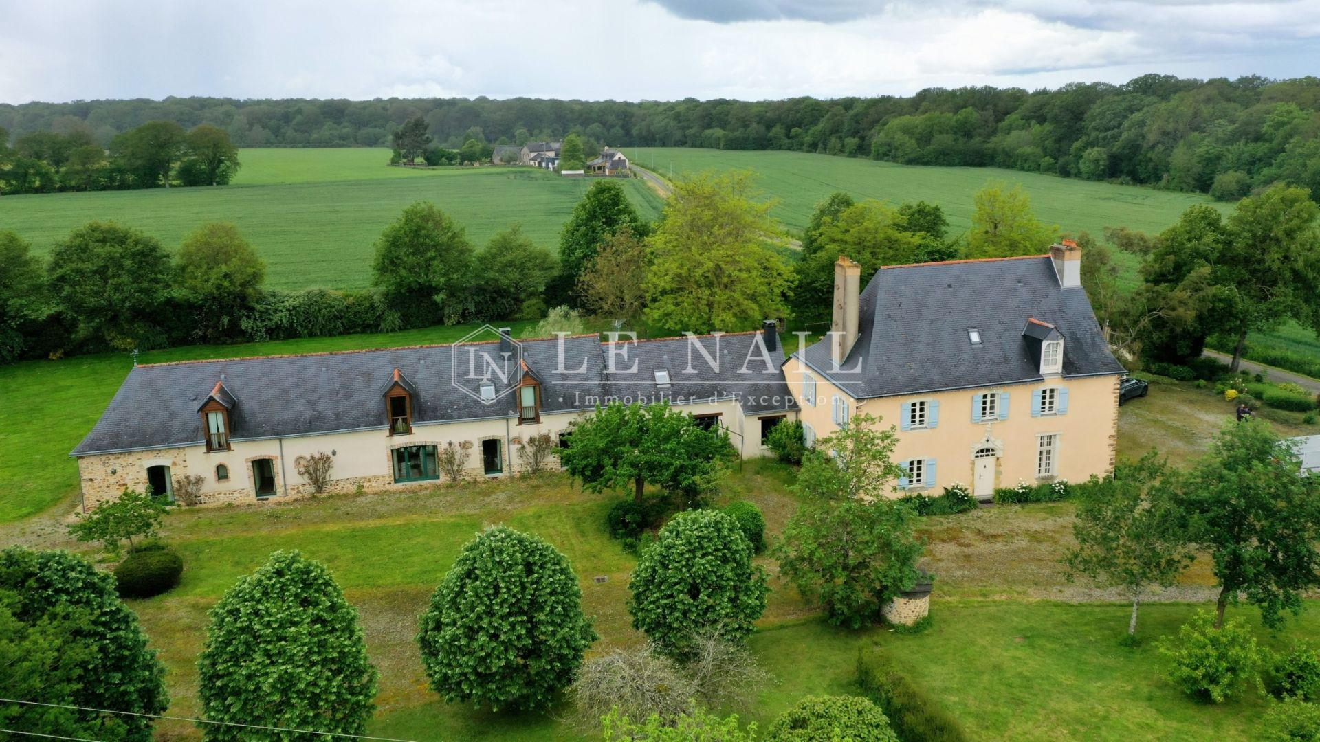 manoir 18 pièces en vente à CRAON (53400)