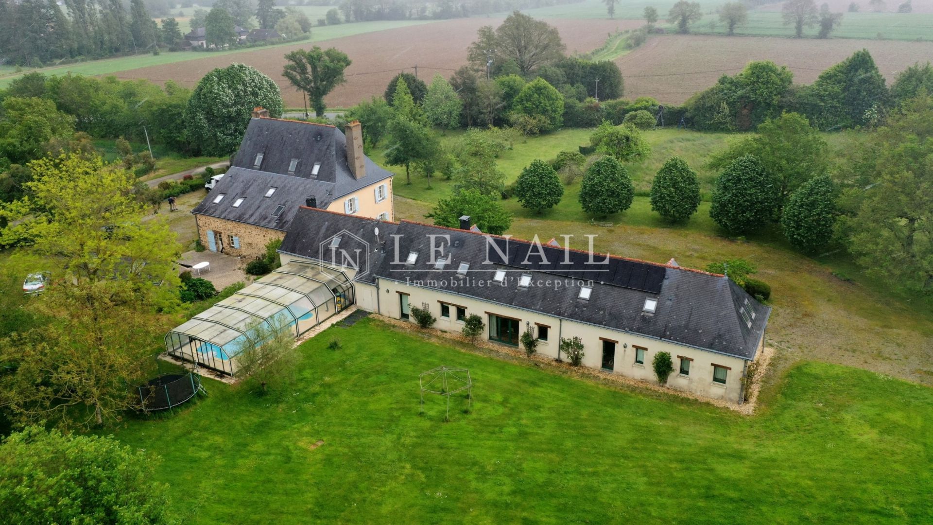 manoir 18 pièces en vente à CRAON (53400)
