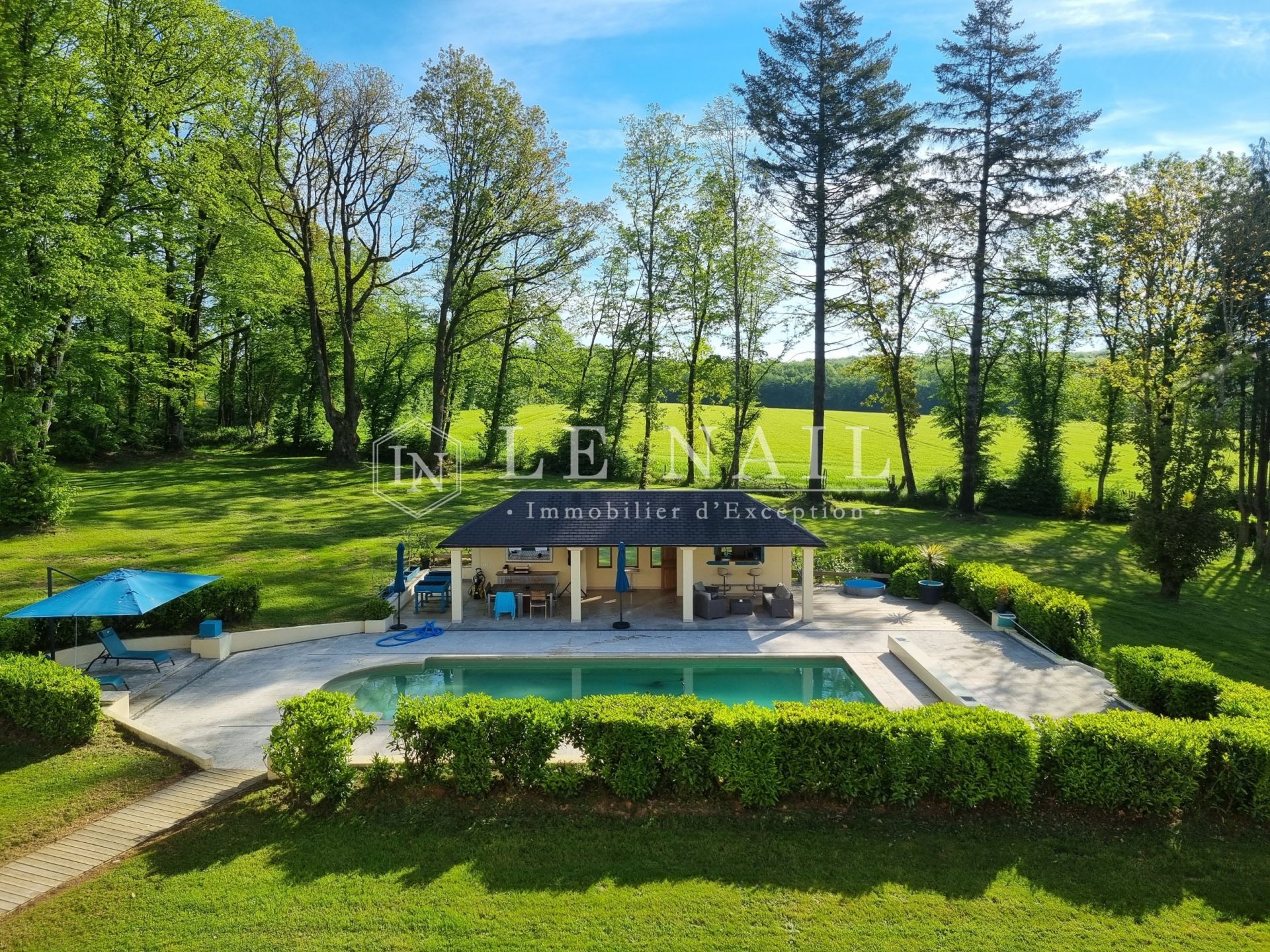 château 12 pièces en vente à AUBIGNY SUR NERE (18700)