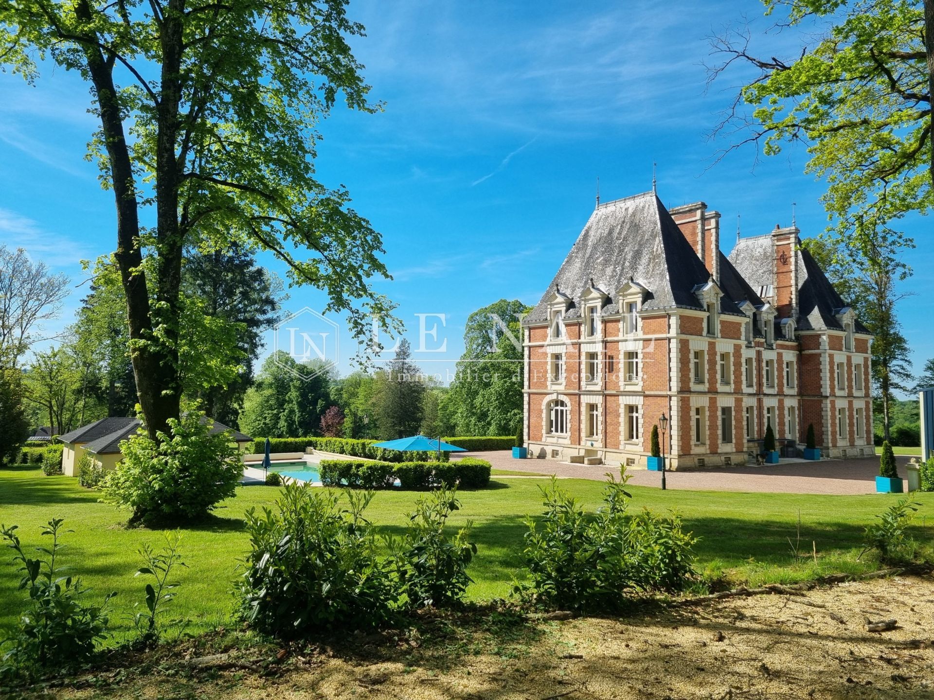 castle 12 rooms for sale on AUBIGNY SUR NERE (18700)