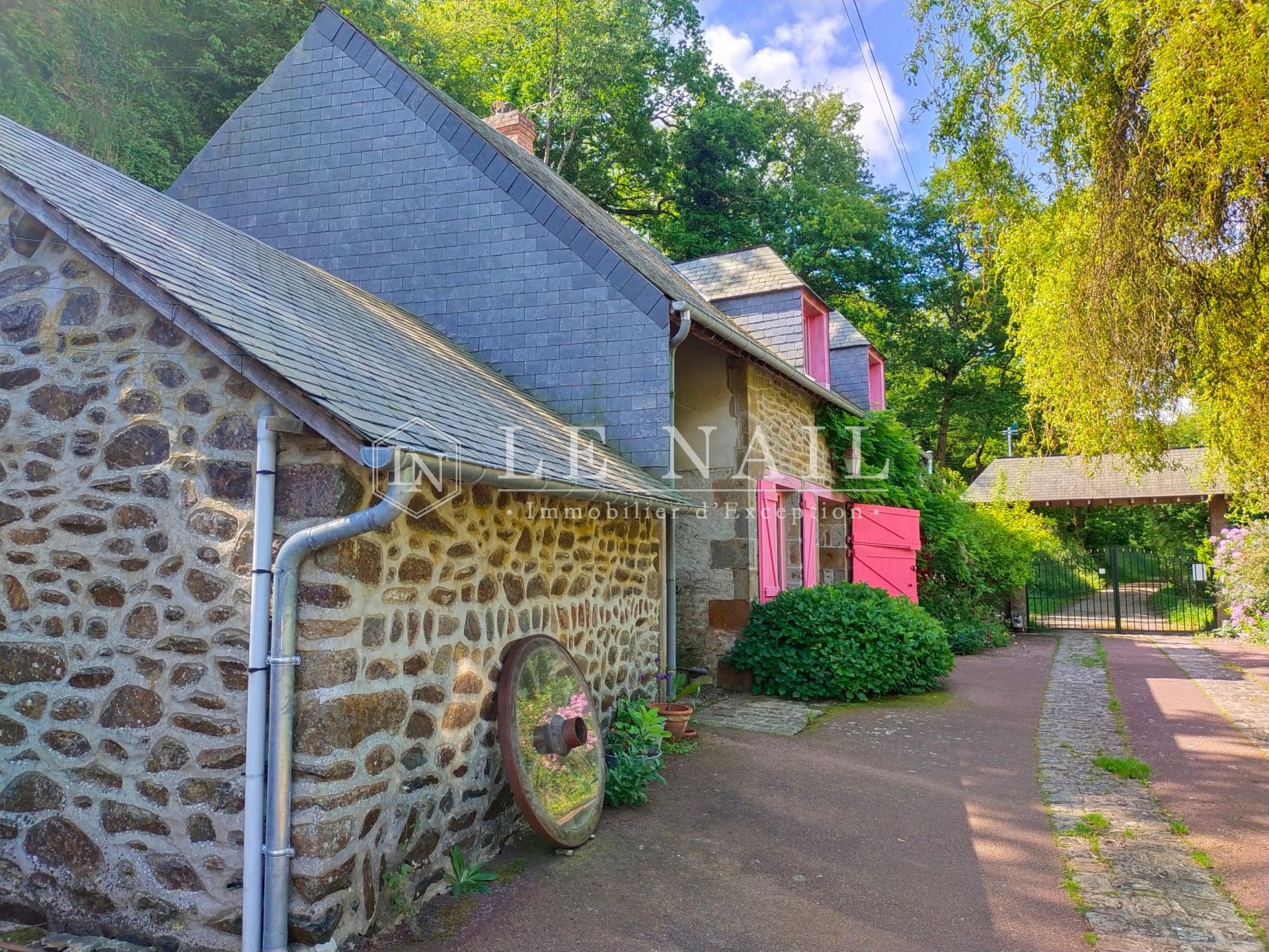 propriété 15 pièces en vente à MAYENNE (53100)