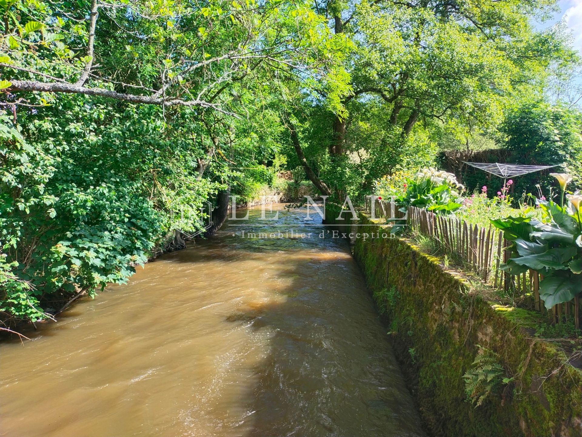 propriété 15 pièces en vente à MAYENNE (53100)