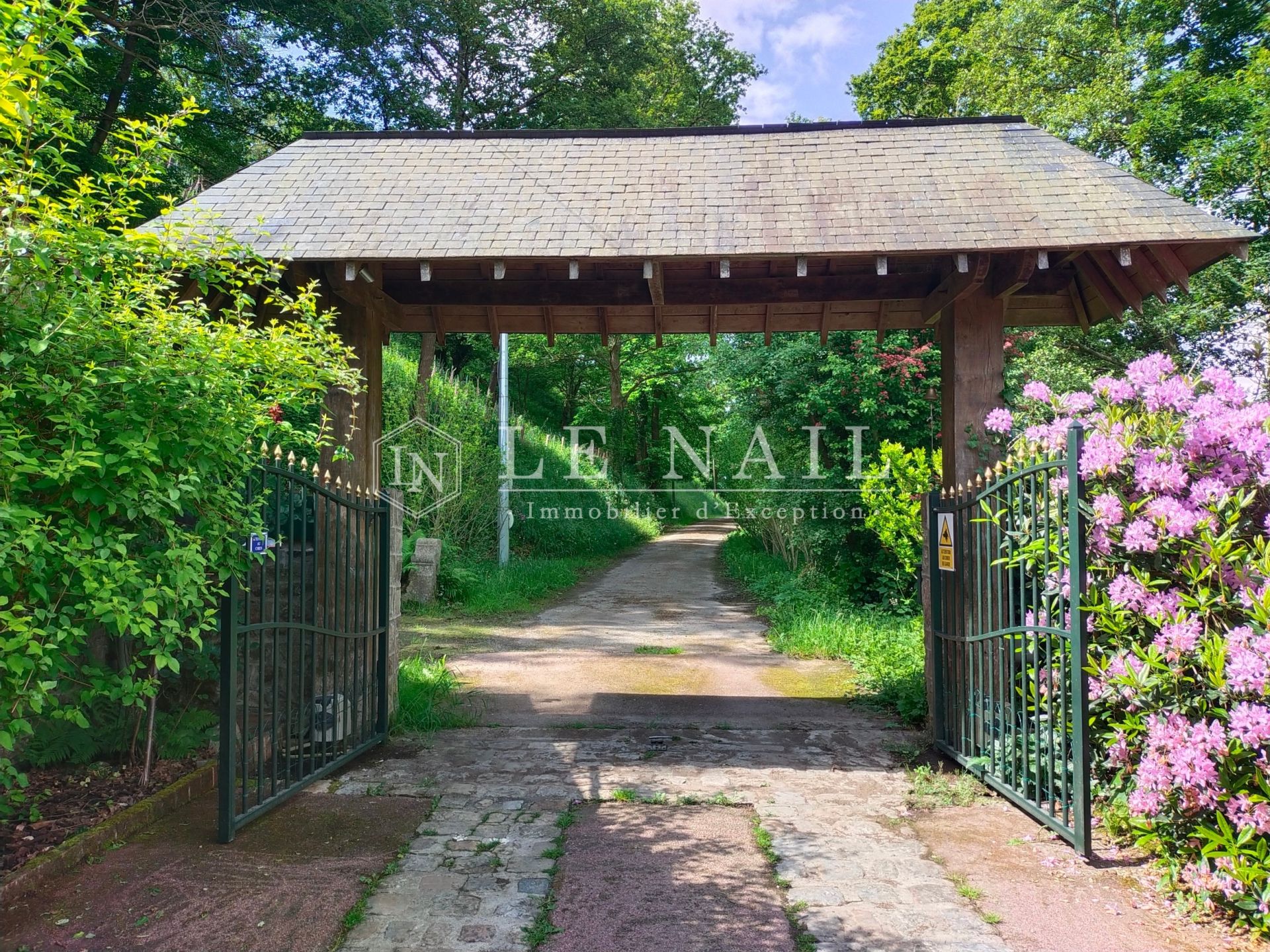 propriété 15 pièces en vente à MAYENNE (53100)