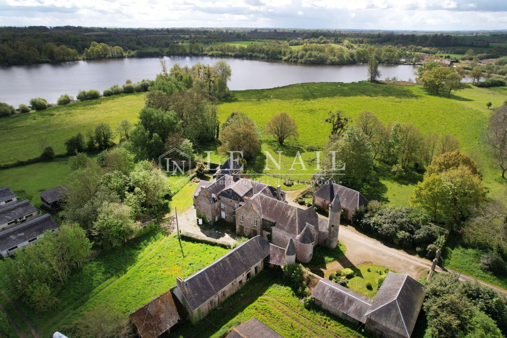 manor house 14 rooms for sale on ST HILAIRE DU HARCOUET (50600)