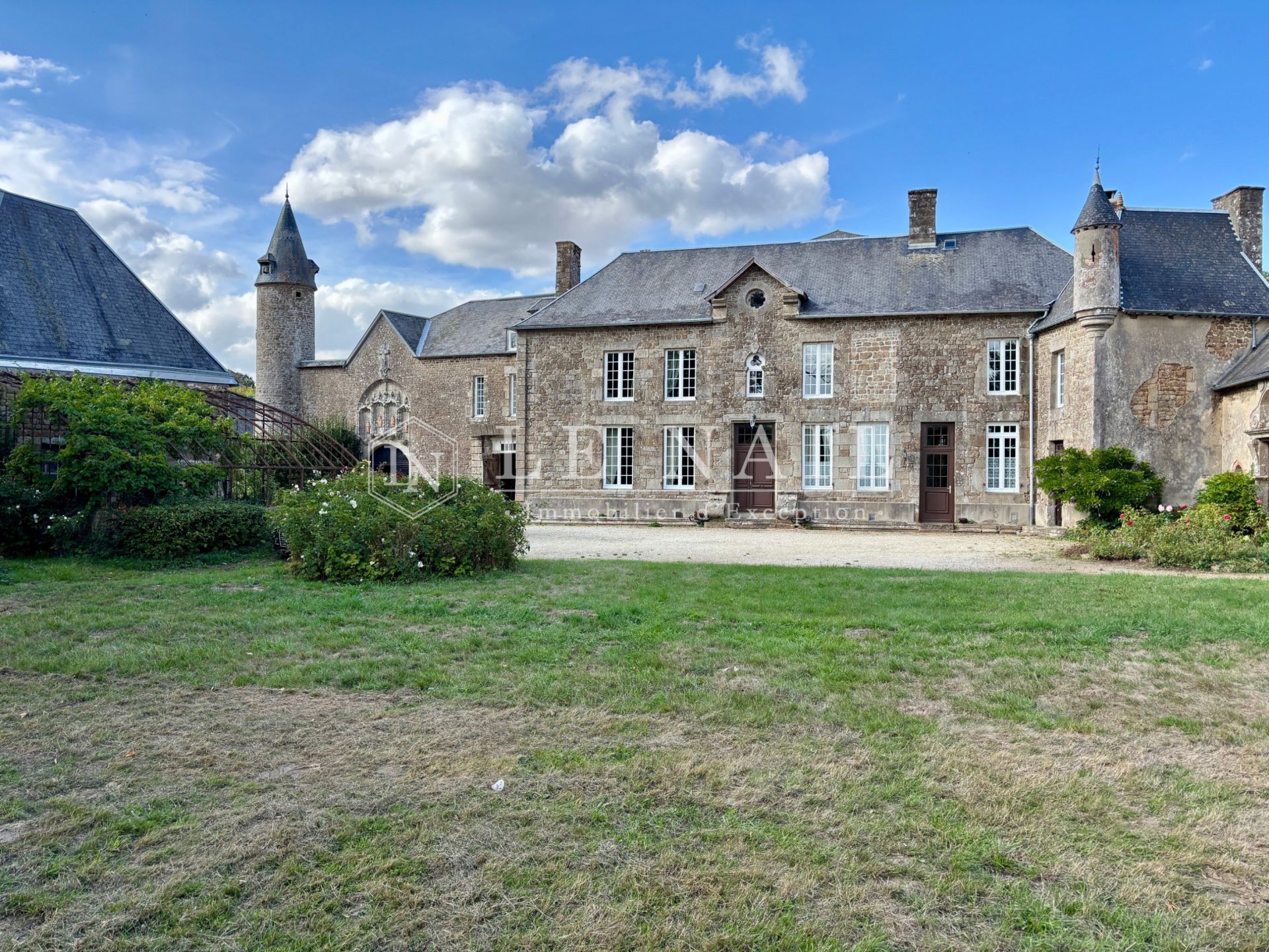 manoir 14 pièces en vente à ST HILAIRE DU HARCOUET (50600)