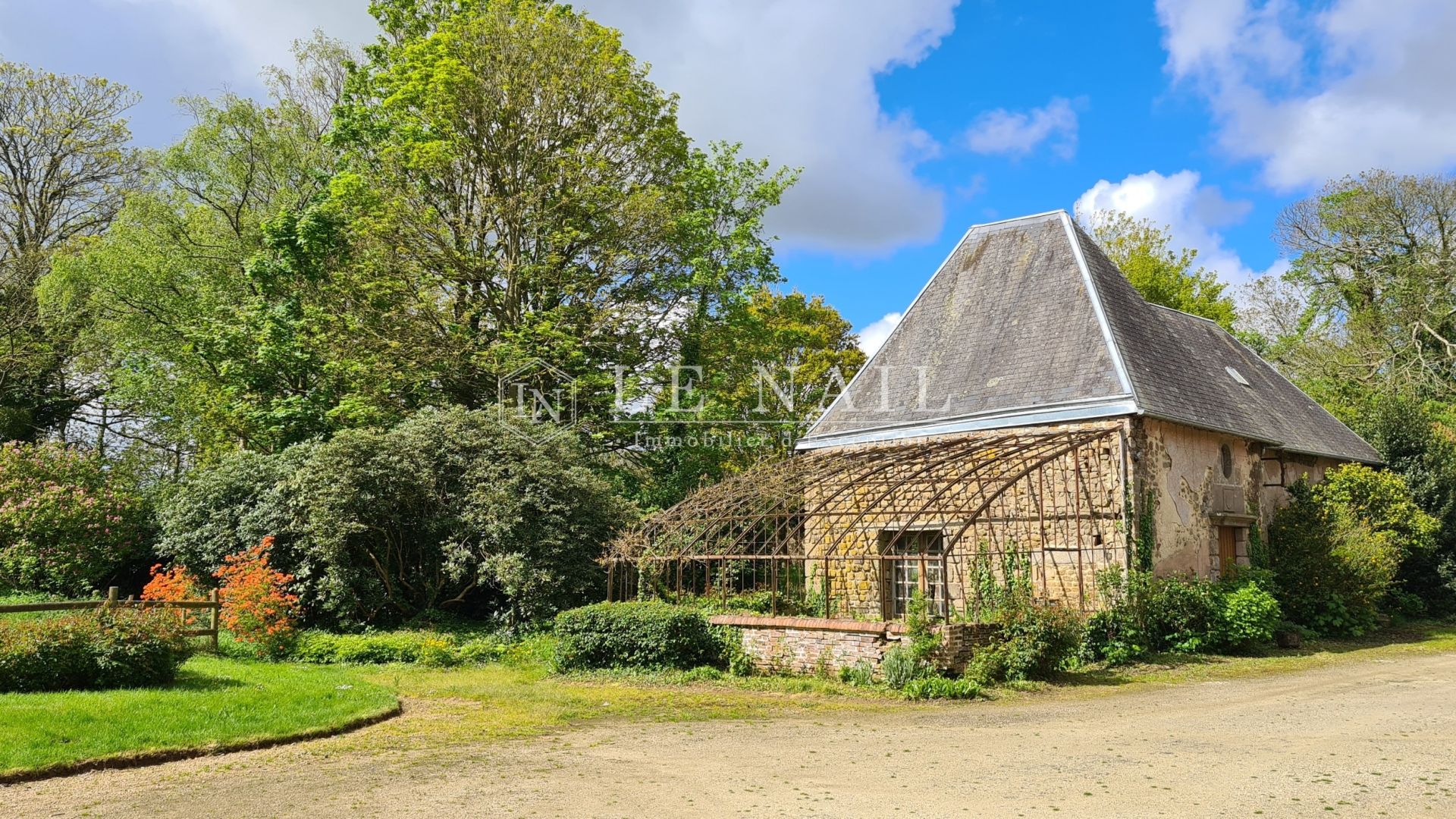 manoir 14 pièces en vente à ST HILAIRE DU HARCOUET (50600)