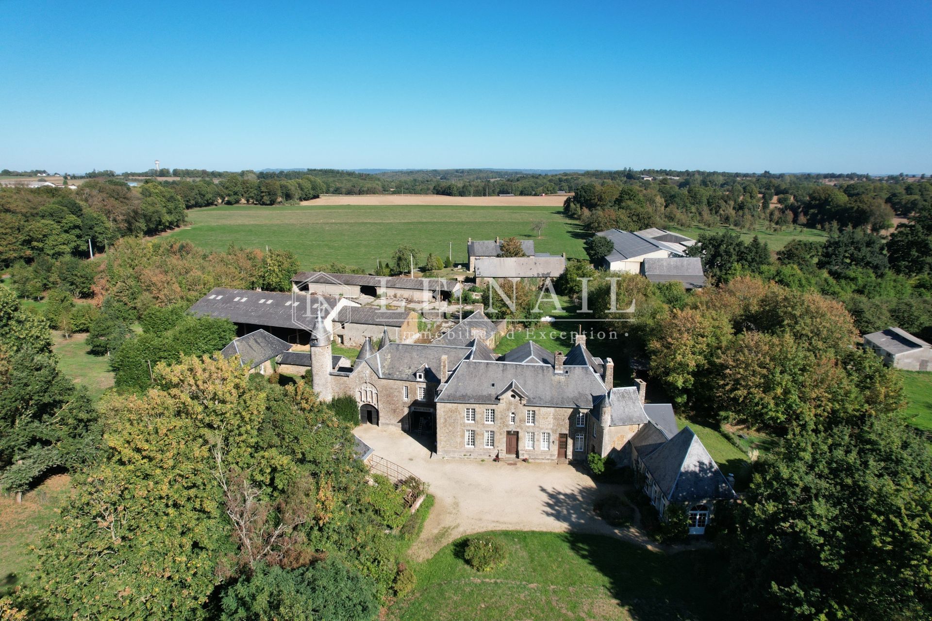 manoir 14 pièces en vente à ST HILAIRE DU HARCOUET (50600)