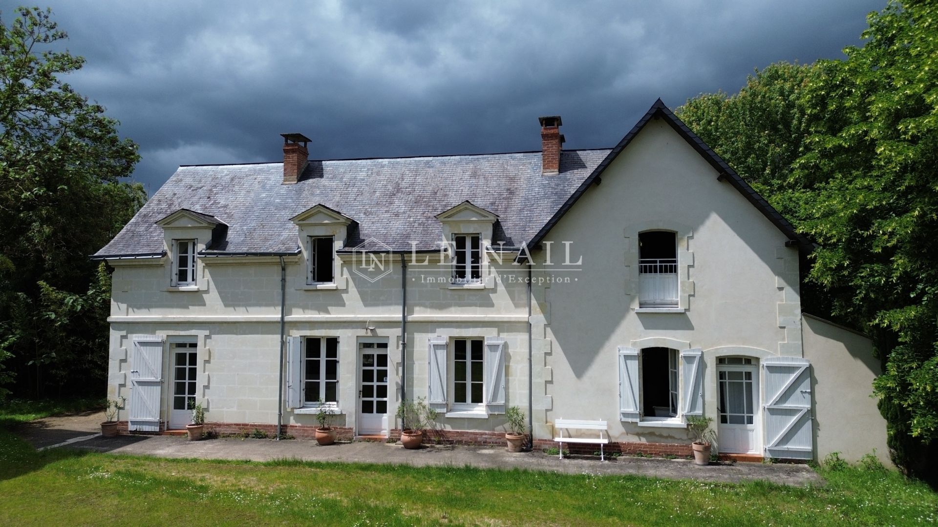propriété 20 pièces en vente à LA CHARTRE SUR LE LOIR (72340)