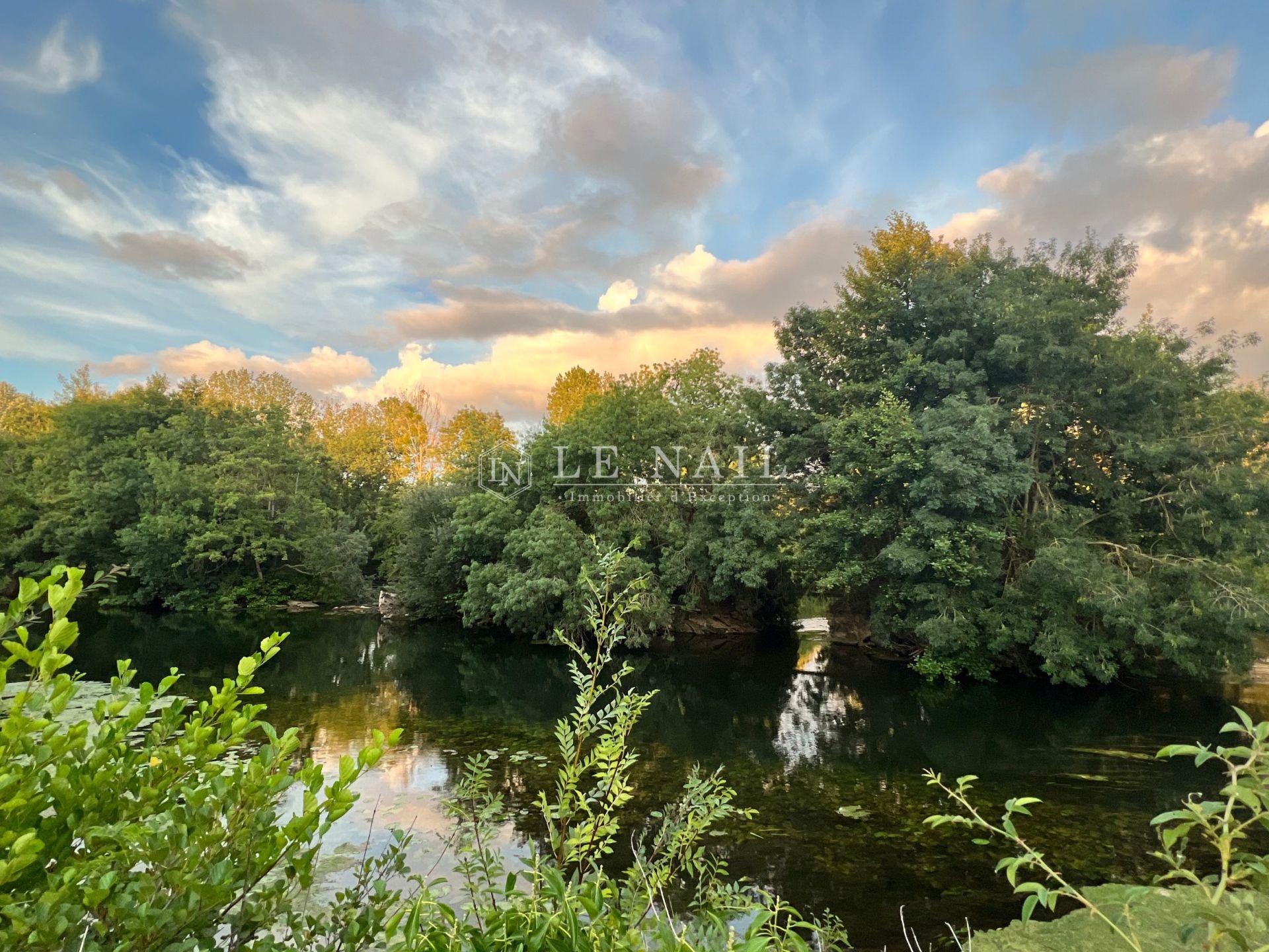 propriété 20 pièces en vente à LA CHARTRE SUR LE LOIR (72340)