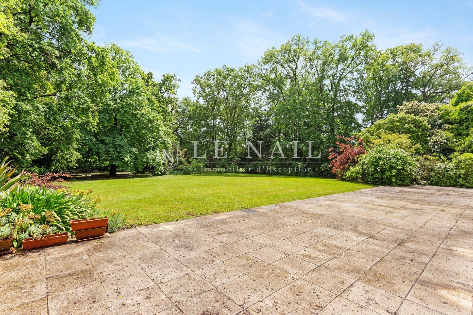 house 14 rooms for sale on LA CHAPELLE SUR ERDRE (44240)