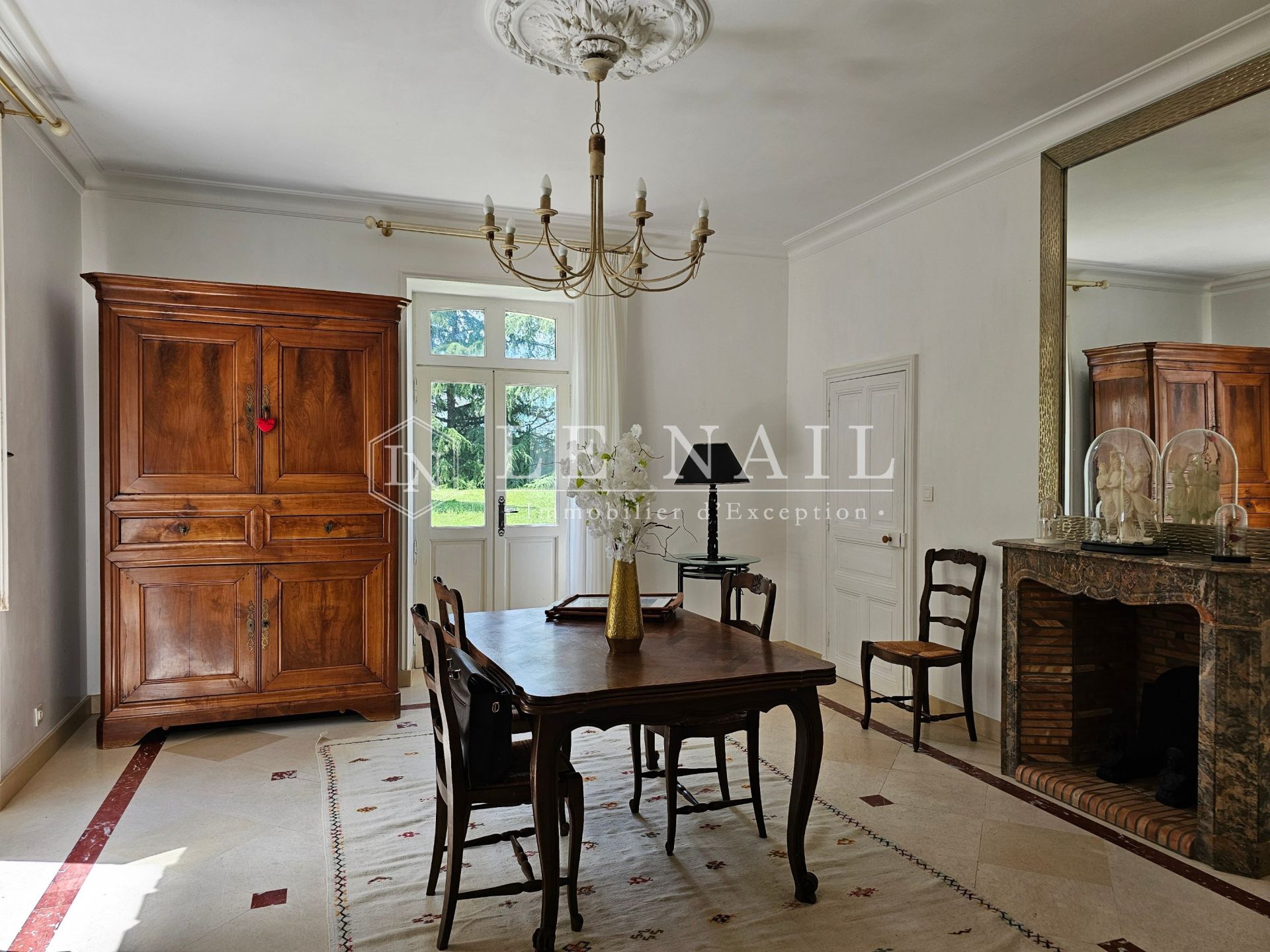 mansion 12 rooms for sale on ANGERS (49000)