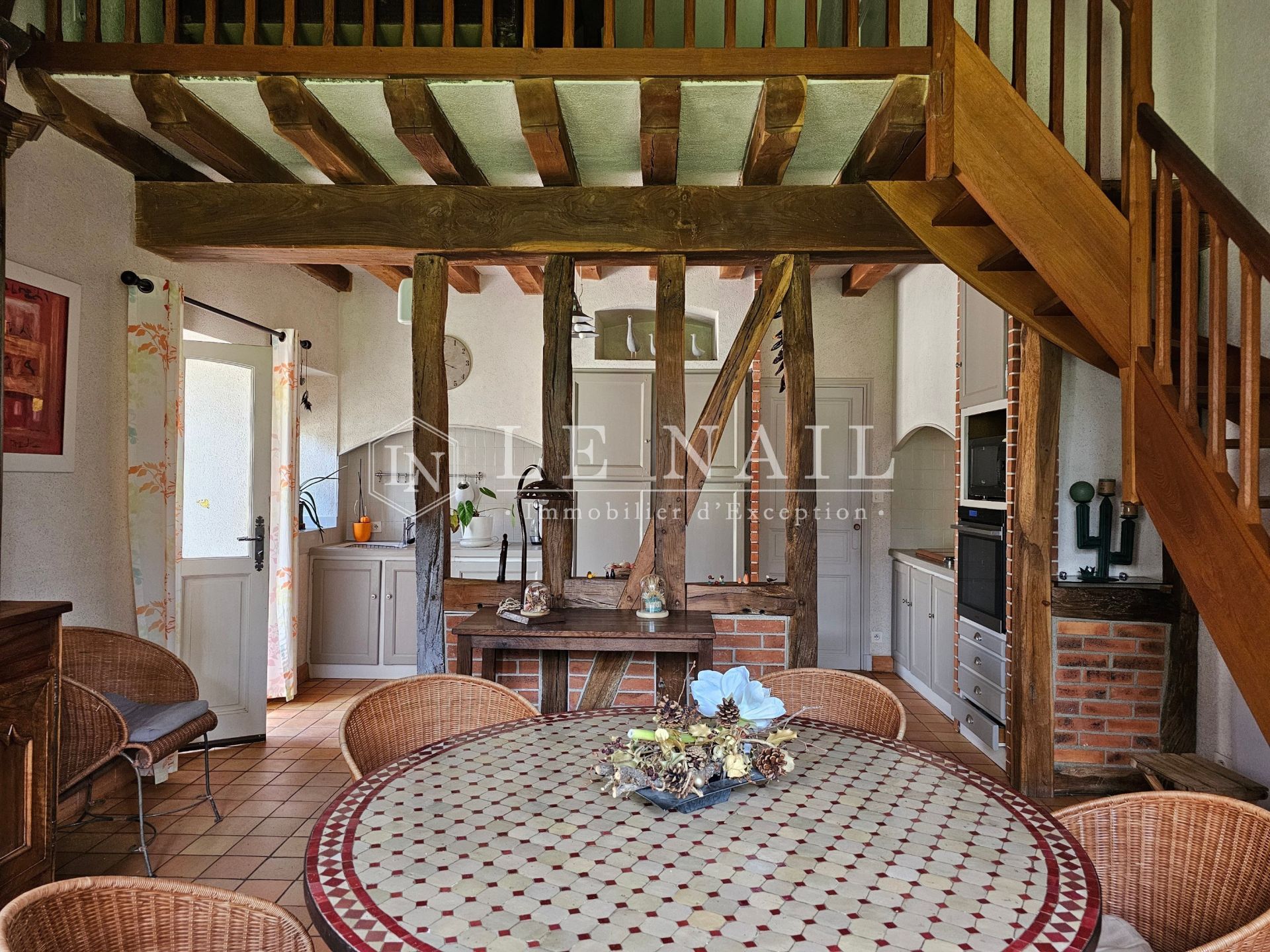 mansion 12 rooms for sale on ANGERS (49000)