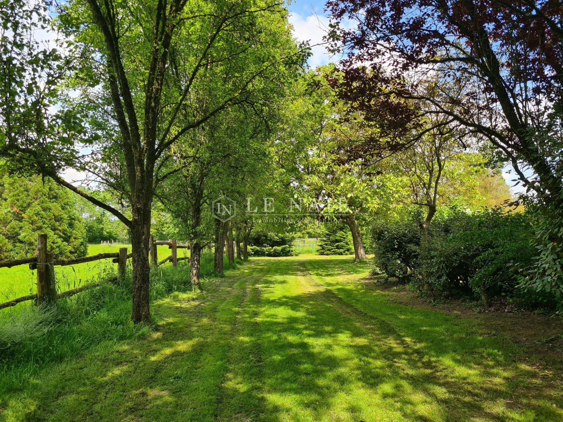 equestrian property 9 rooms for sale on EVRON (53600)