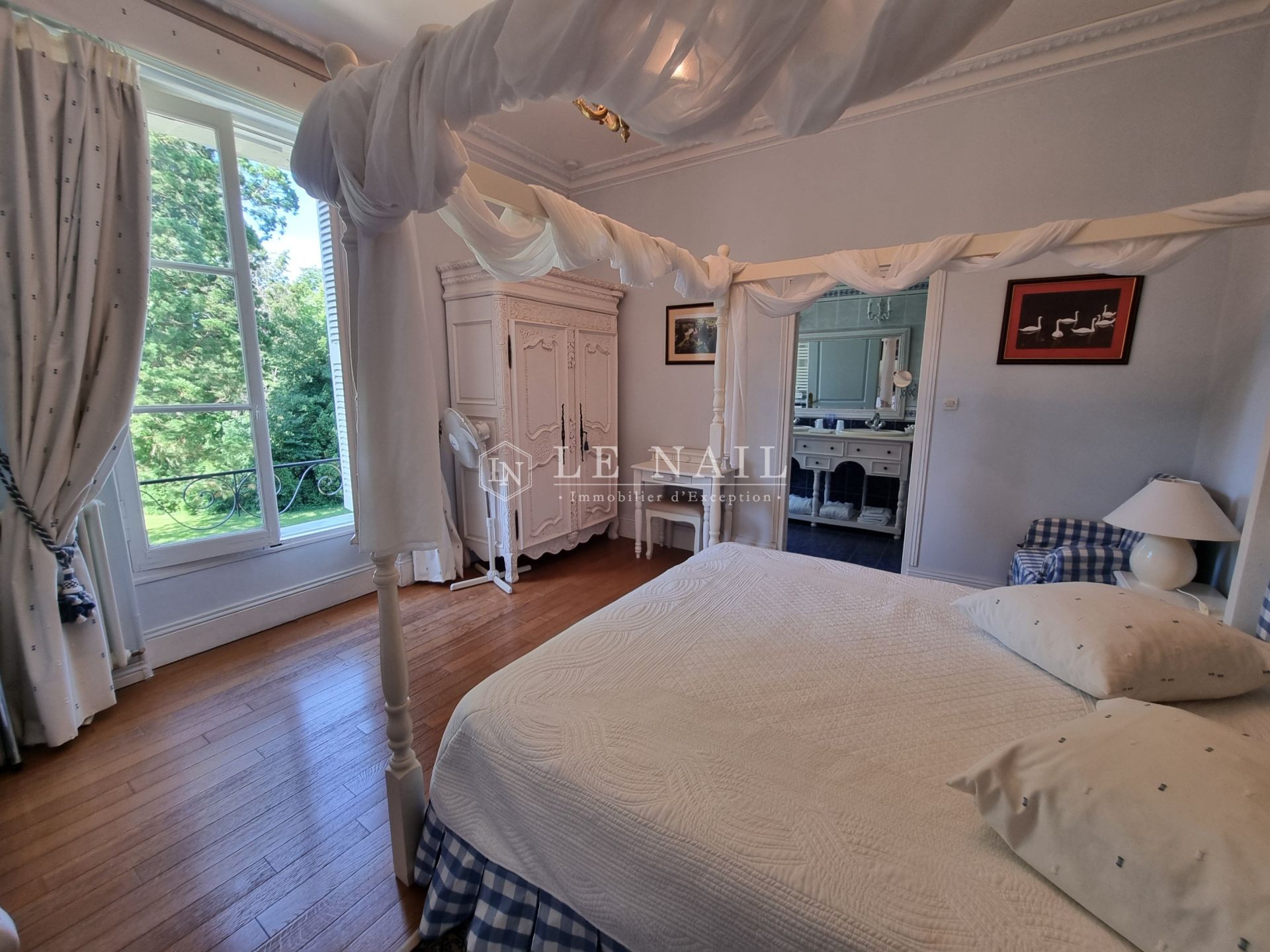 castle 15 rooms for sale on CHATELLERAULT (86100)