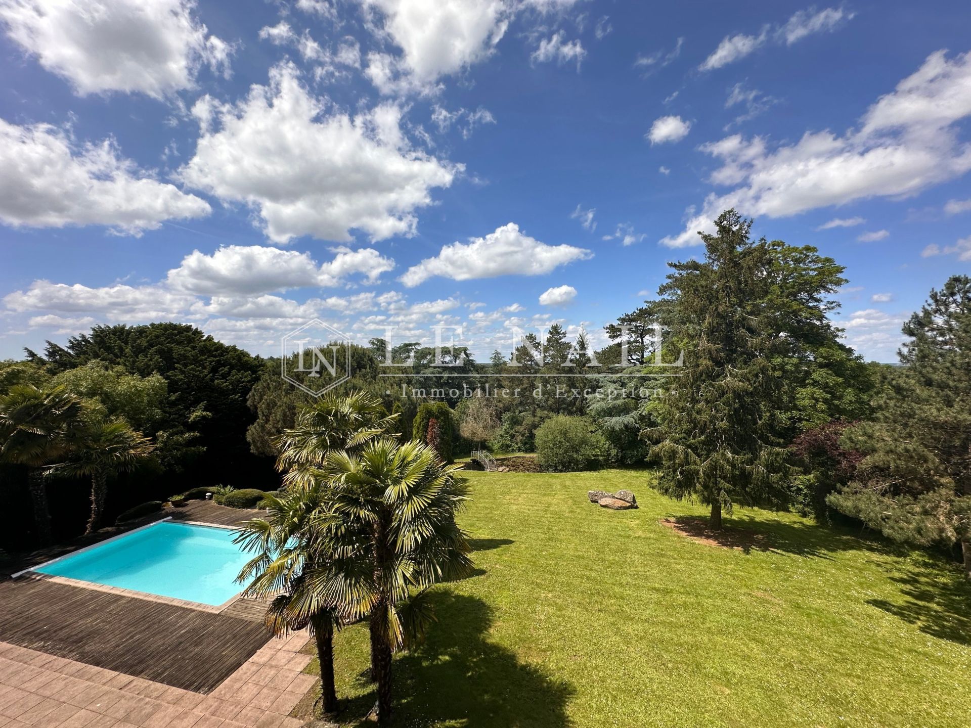 castle 13 rooms for sale on LES HERBIERS (85500)