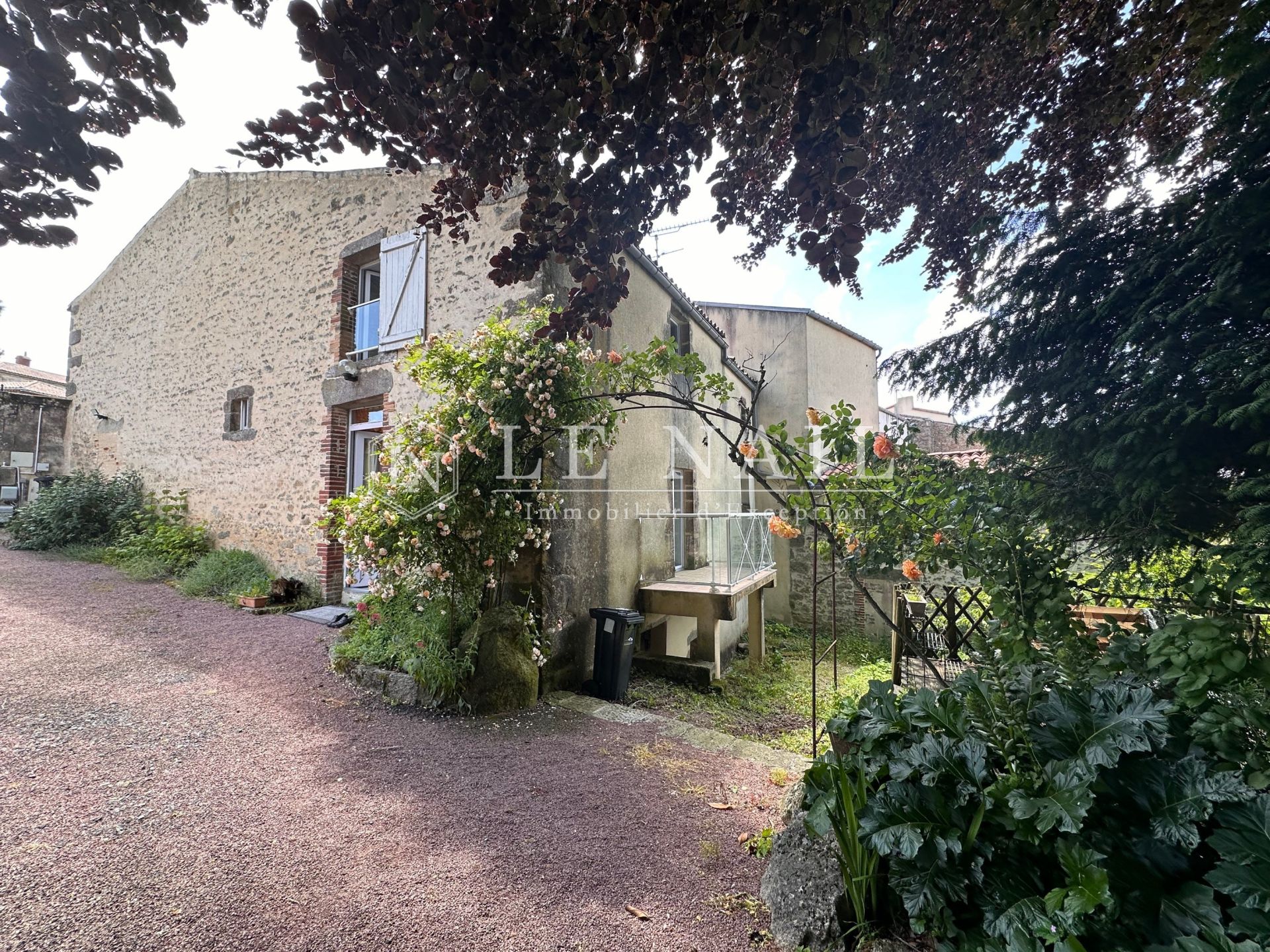 castle 13 rooms for sale on LES HERBIERS (85500)