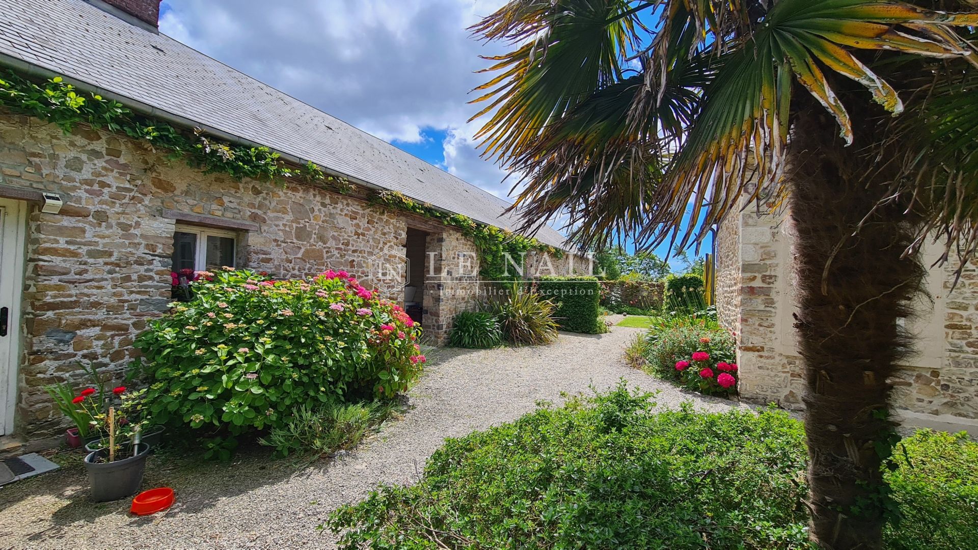 mansion 11 rooms for sale on COUTANCES (50200)