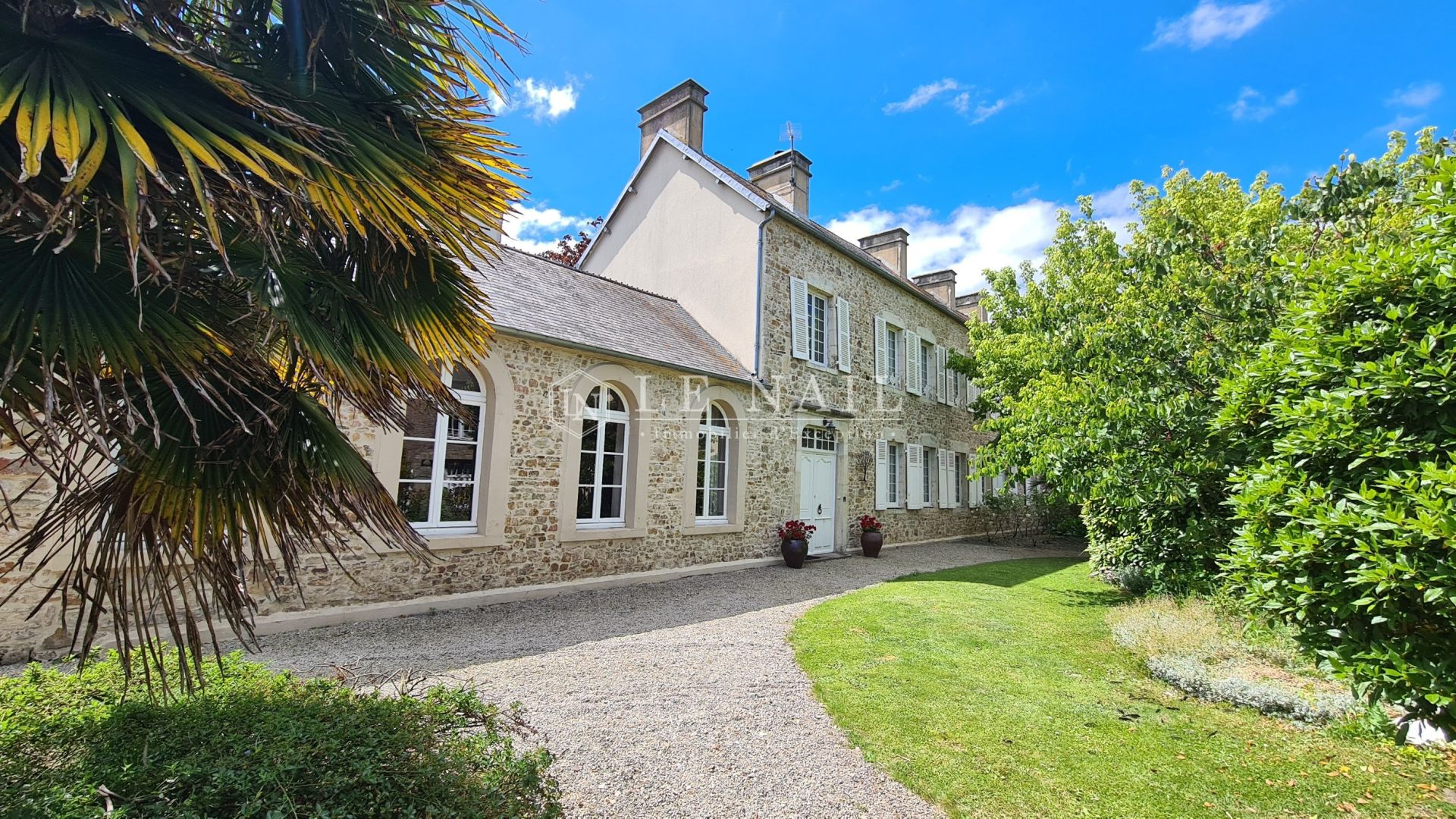 mansion 11 rooms for sale on COUTANCES (50200)