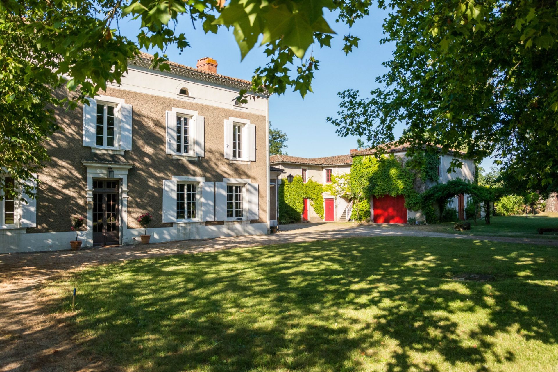 mansion 16 rooms for sale on BAZAS (33430)