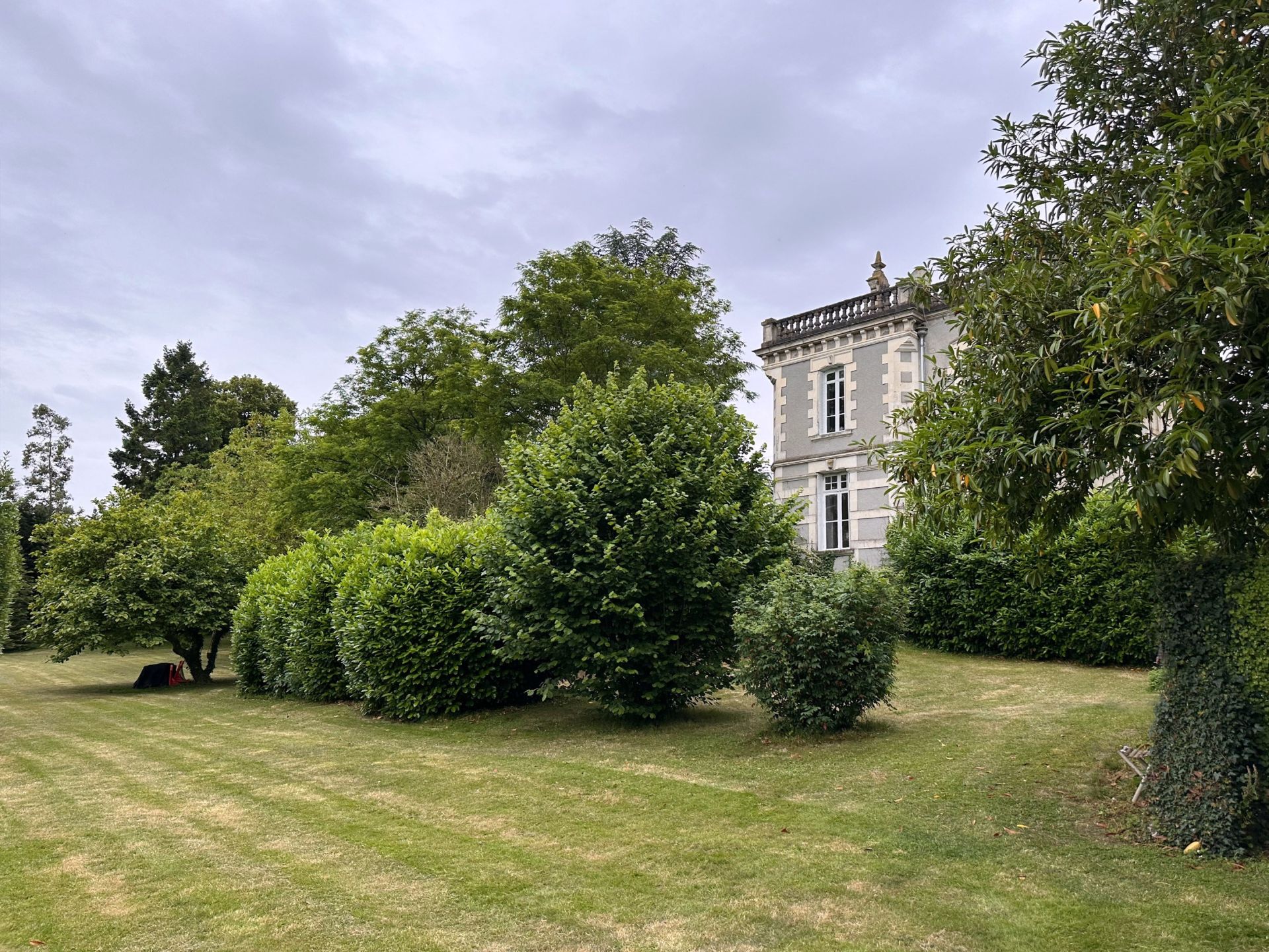 property 11 rooms for sale on CHANTONNAY (85110)