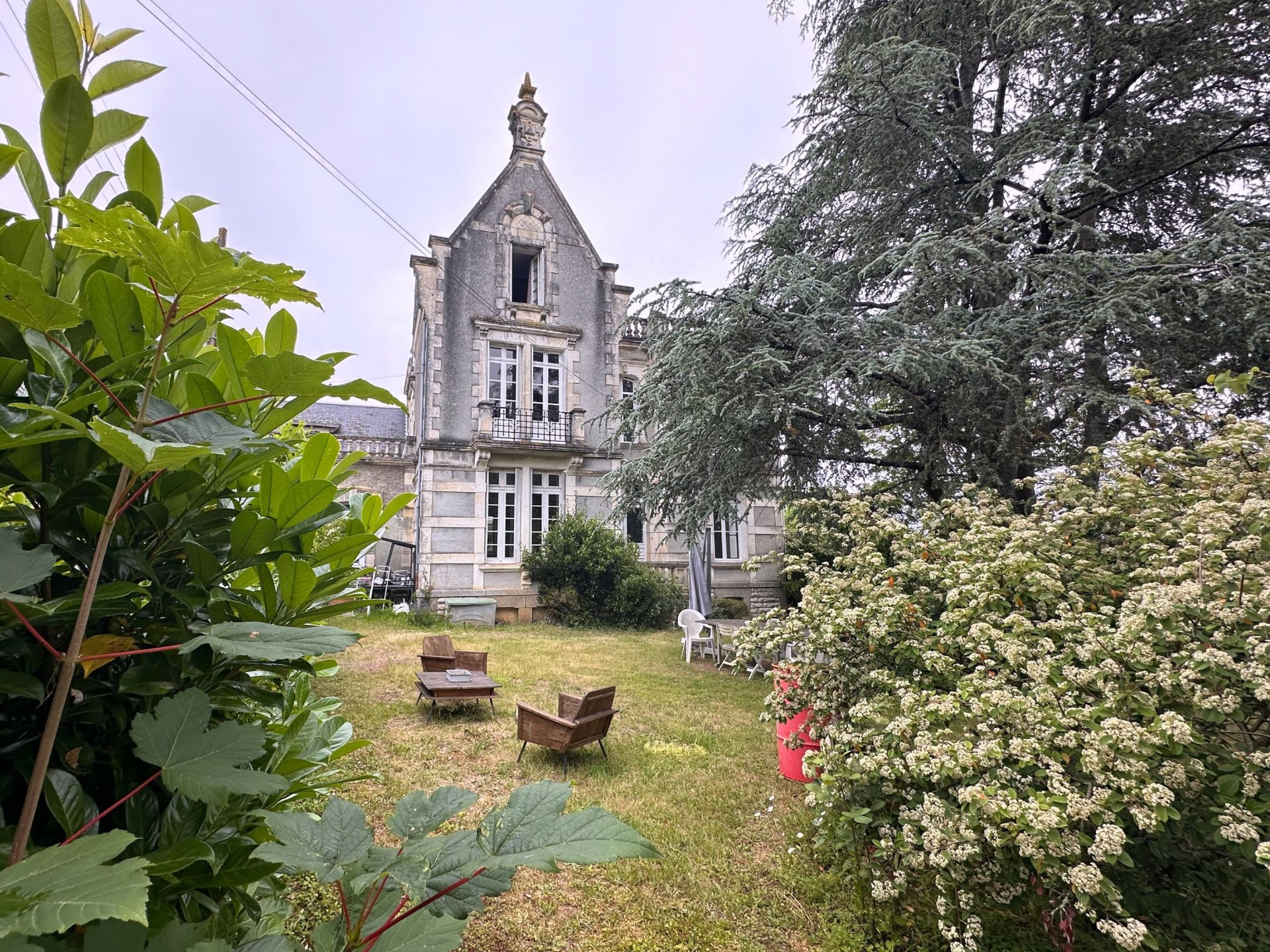 property 11 rooms for sale on CHANTONNAY (85110)