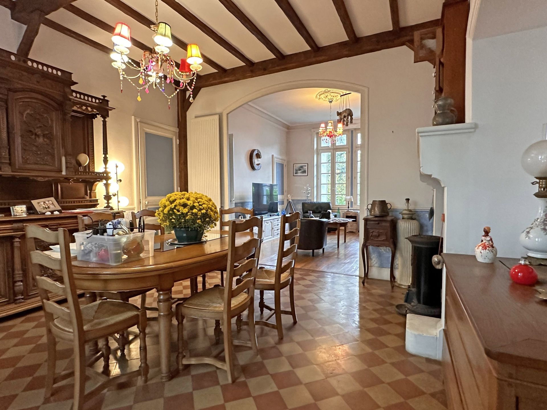 property 11 rooms for sale on CHANTONNAY (85110)
