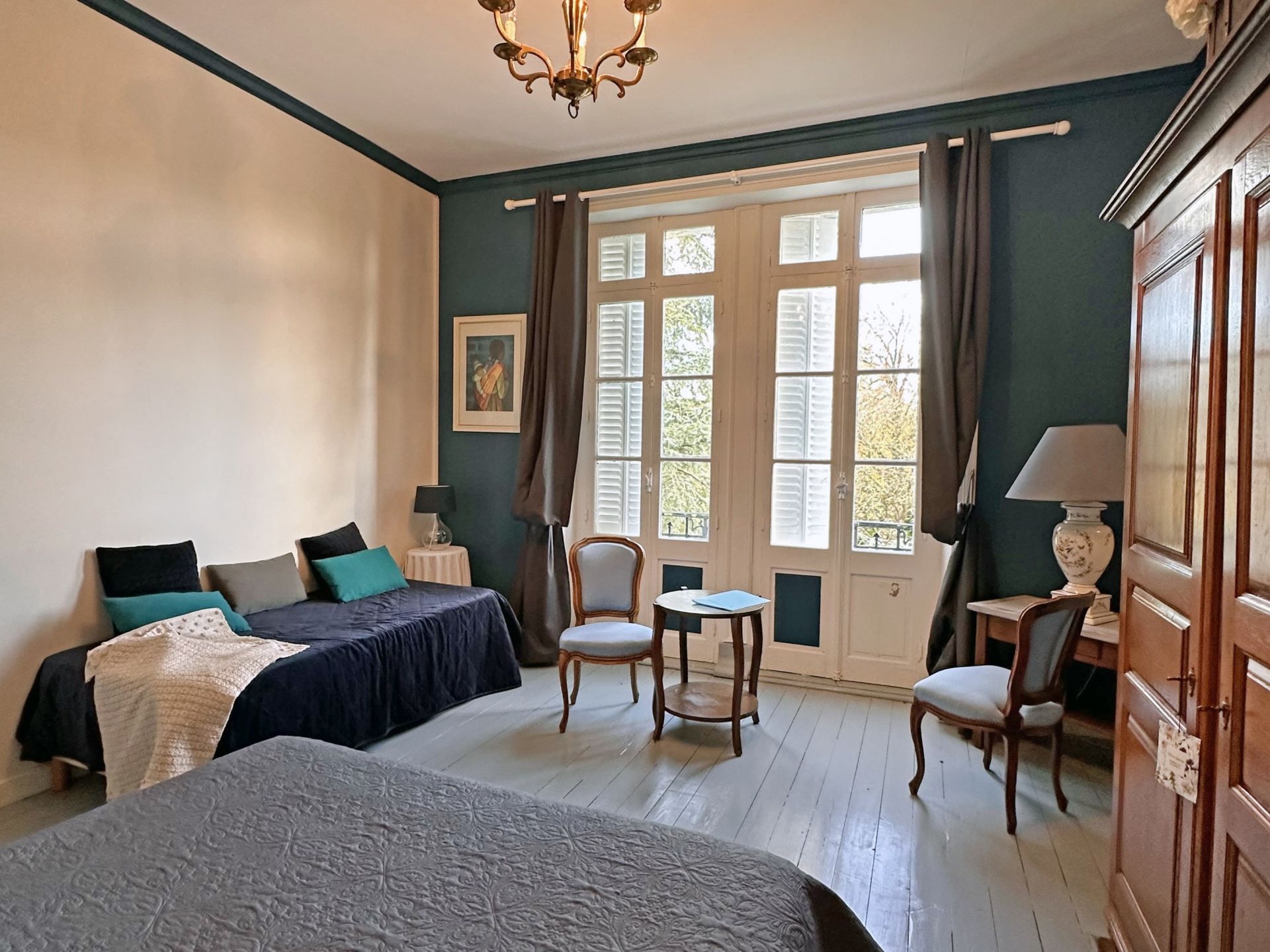 property 11 rooms for sale on CHANTONNAY (85110)
