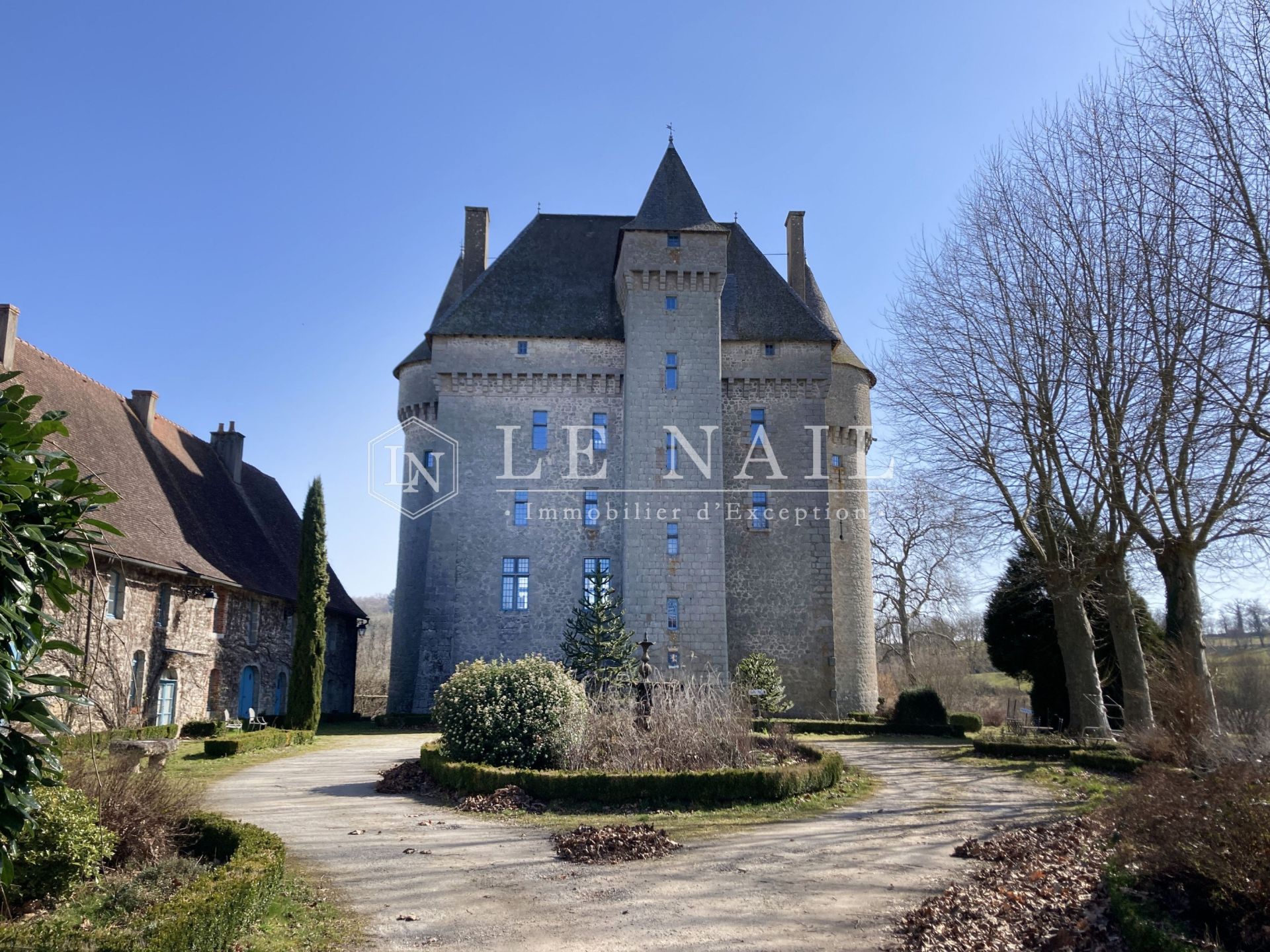 castle 24 rooms for sale on AUBUSSON (23200)
