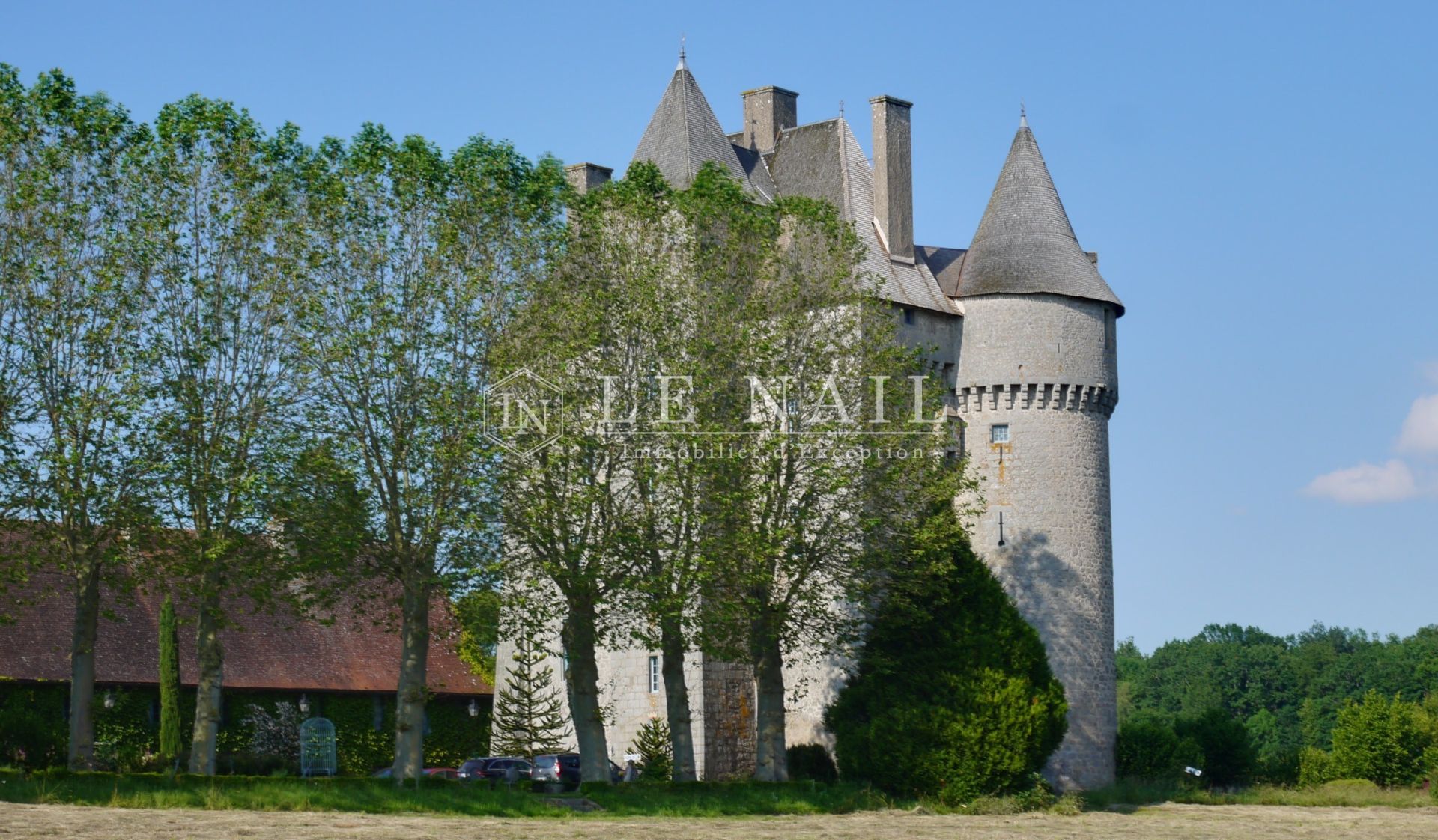 castle 24 rooms for sale on AUBUSSON (23200)