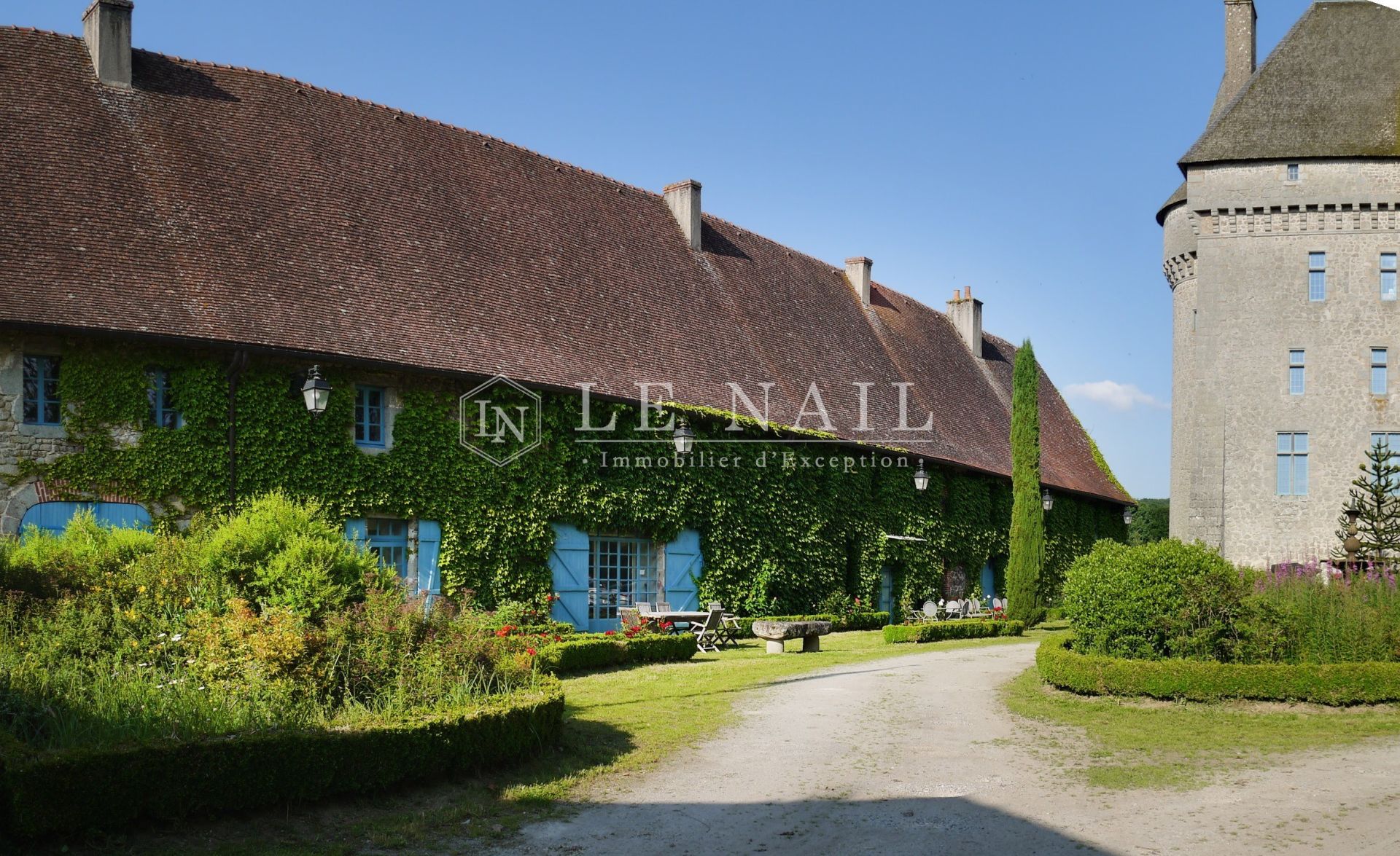 castle 24 rooms for sale on AUBUSSON (23200)