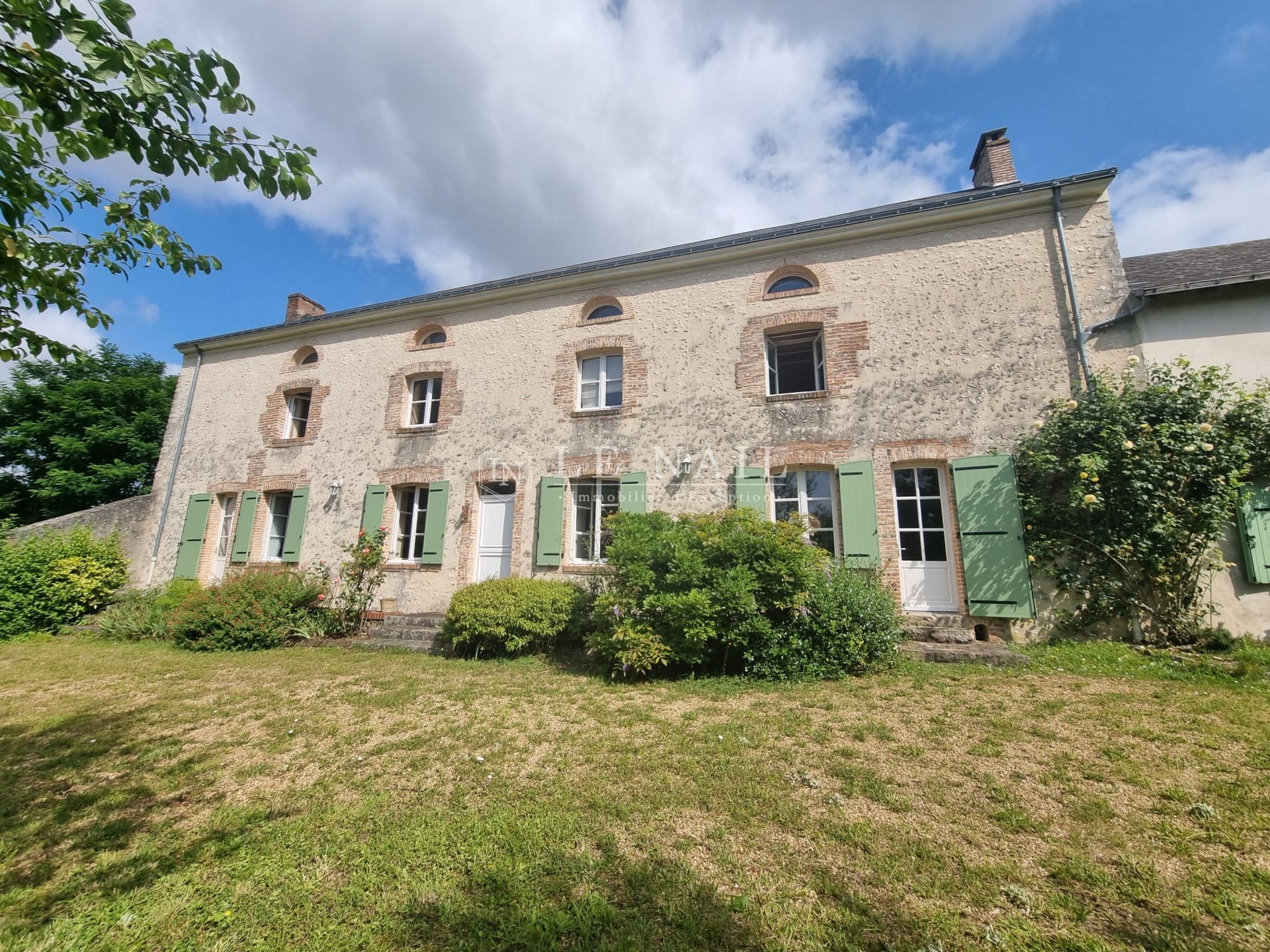property 12 rooms for sale on LA FLECHE (72200)