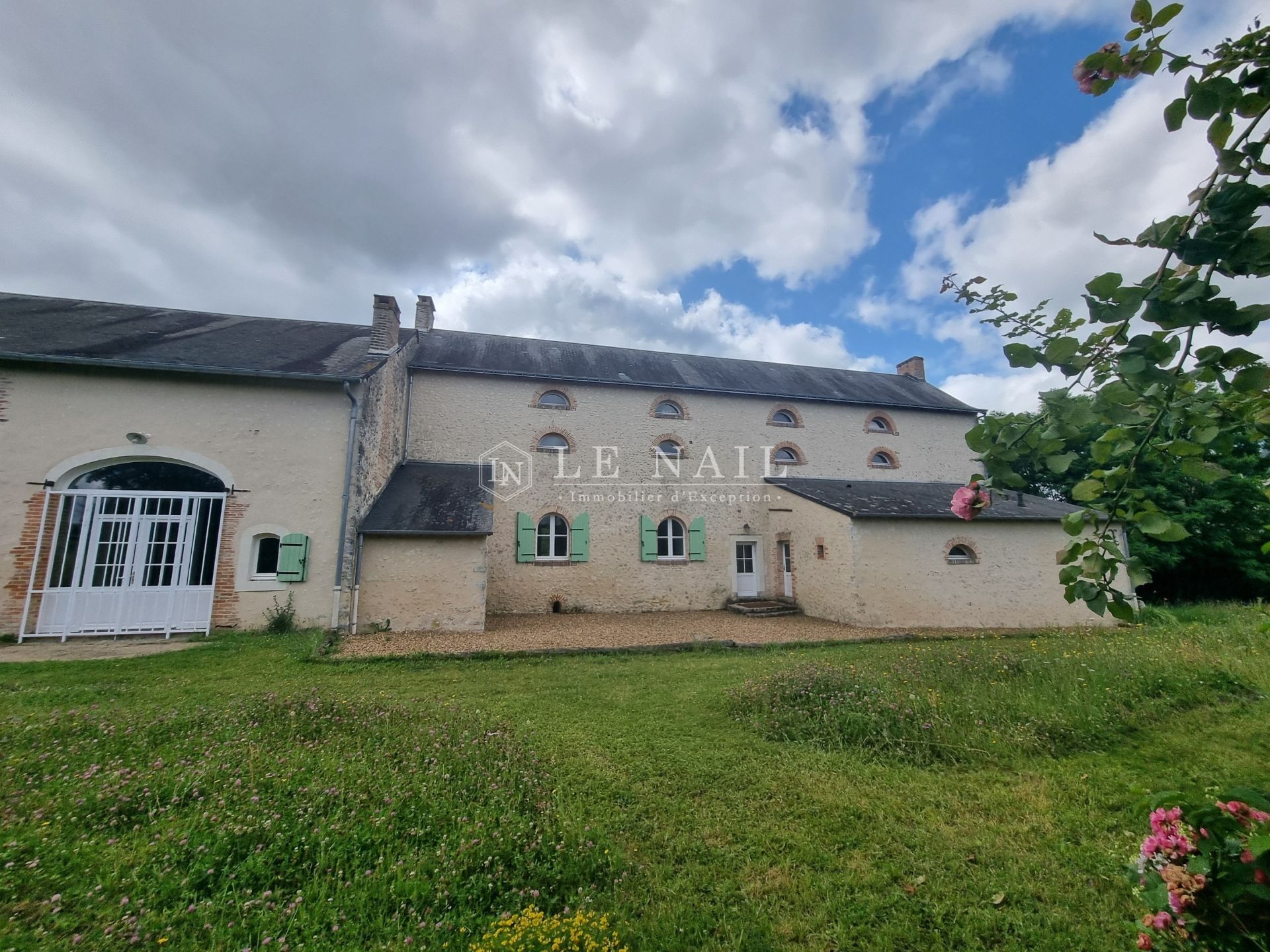 corps de ferme 12 pièces en vente à LA FLECHE (72200)