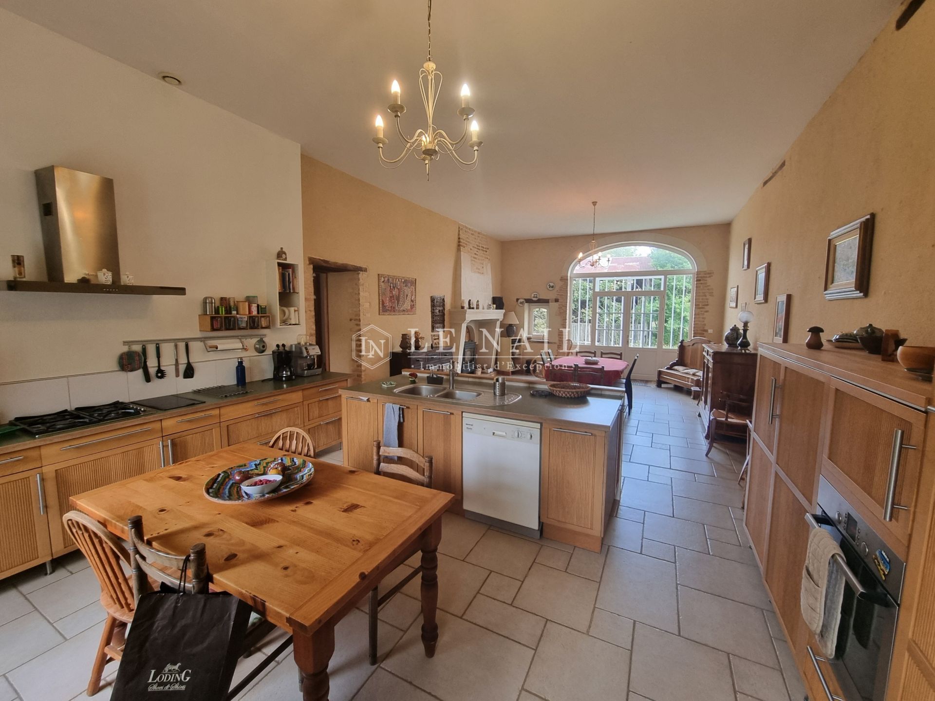 property 12 rooms for sale on LA FLECHE (72200)