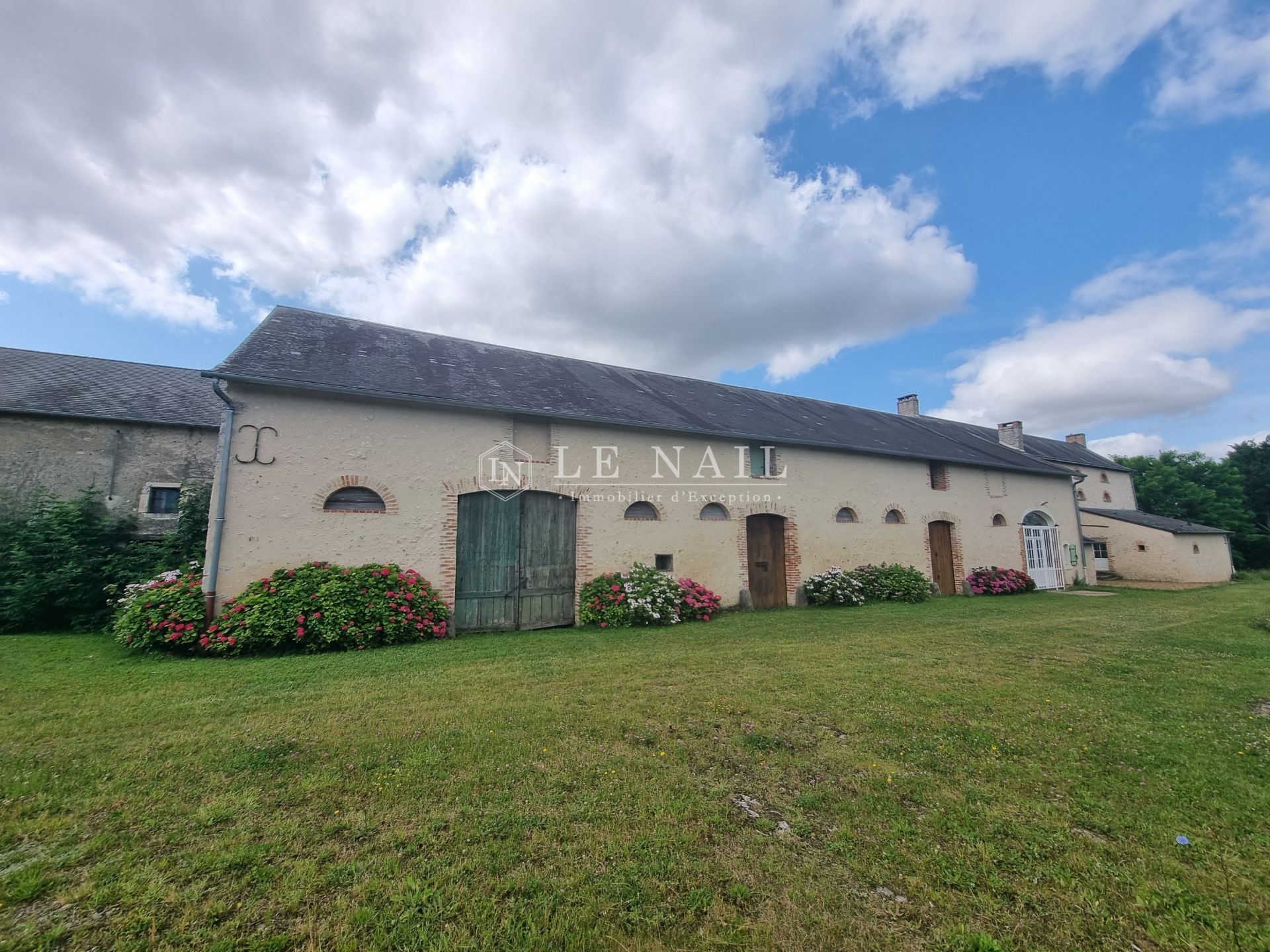 property 12 rooms for sale on LA FLECHE (72200)