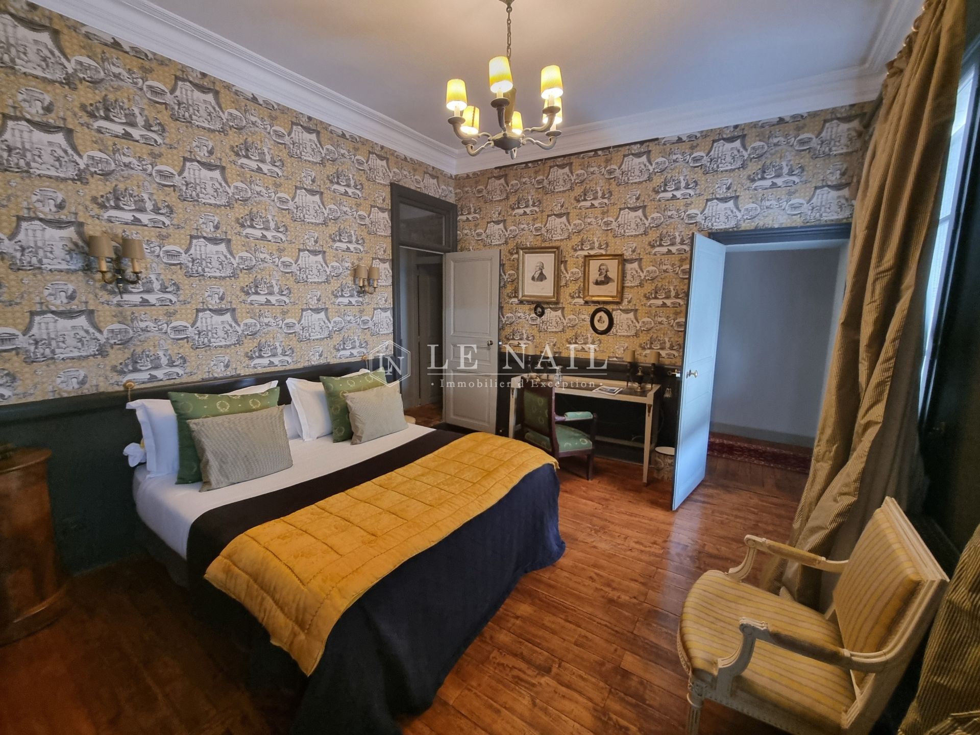 mansion (hôtel particulier) 11 rooms for sale on LOCHES (37600)