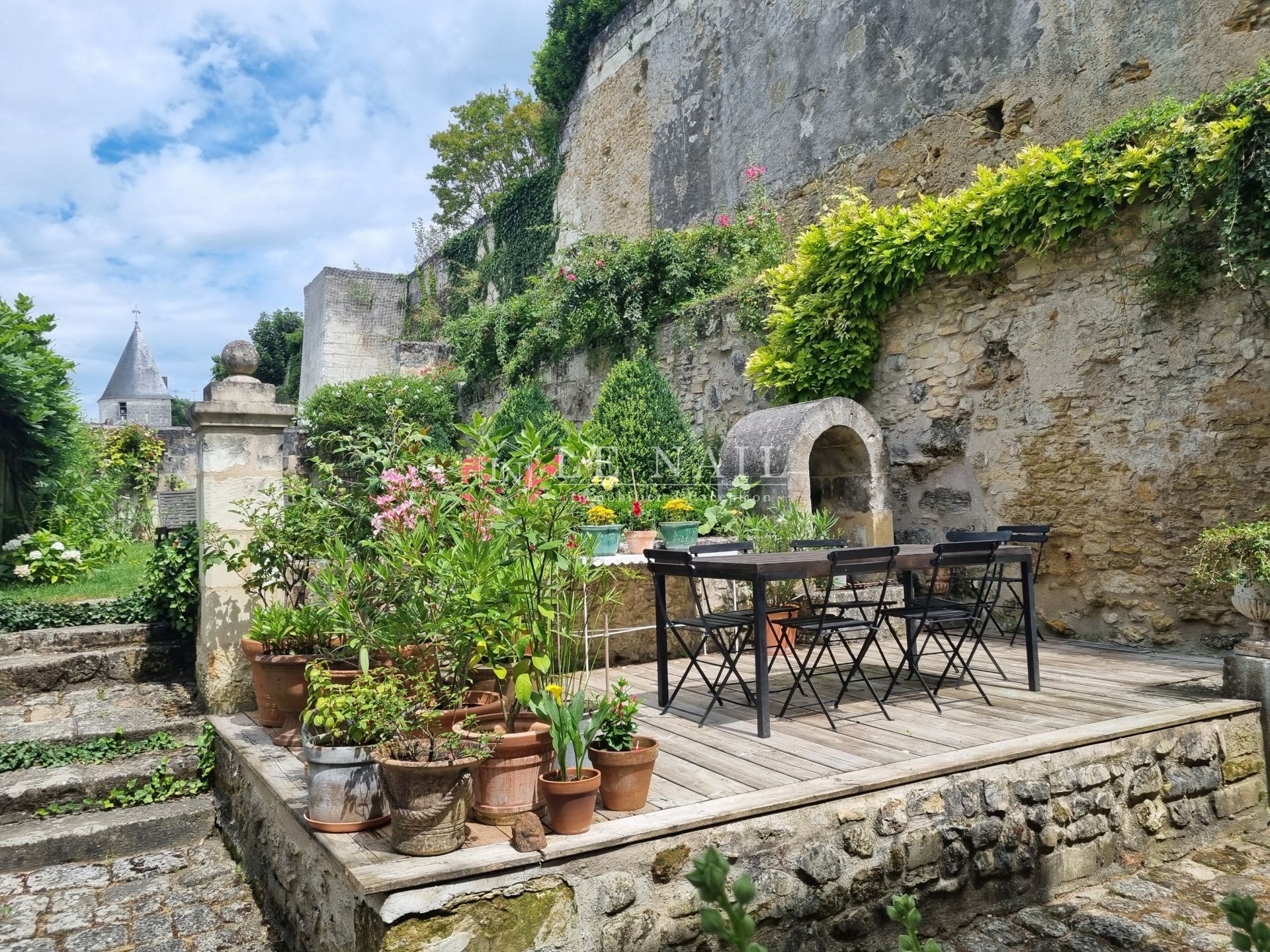 hôtel particulier 11 pièces en vente à LOCHES (37600)