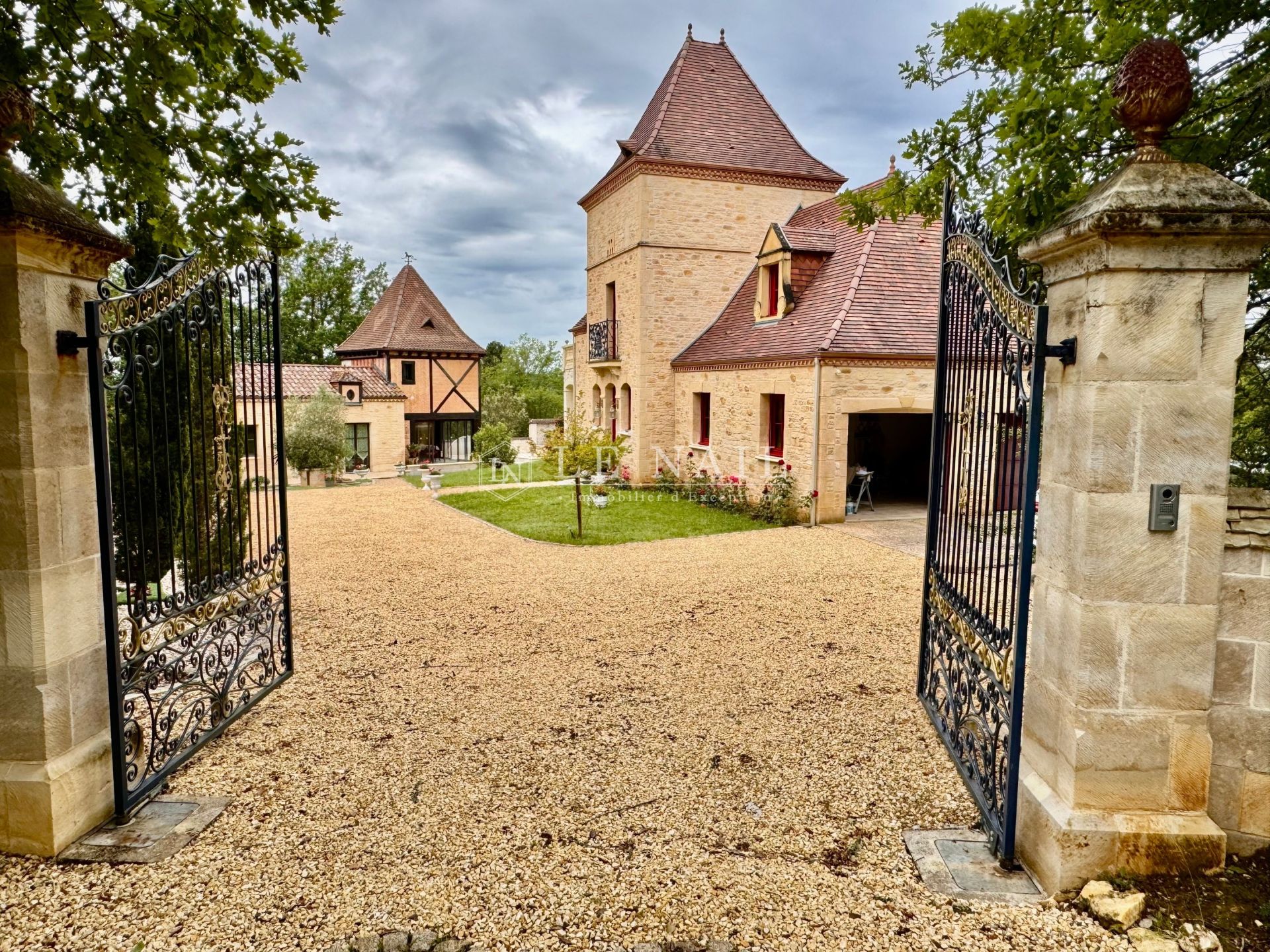 house 10 rooms for sale on CASTELNAUD LA CHAPELLE (24250)