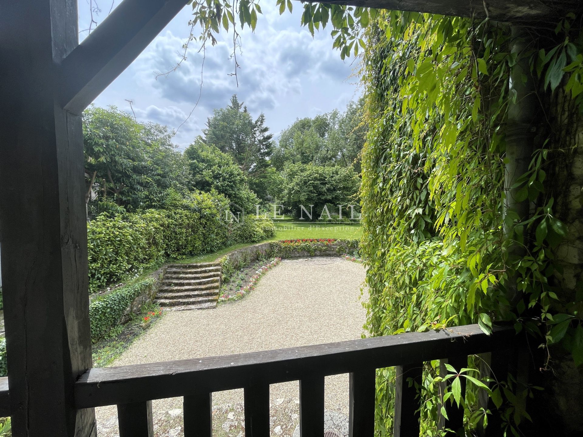 property 30 rooms for sale on BREUILLET (91650)