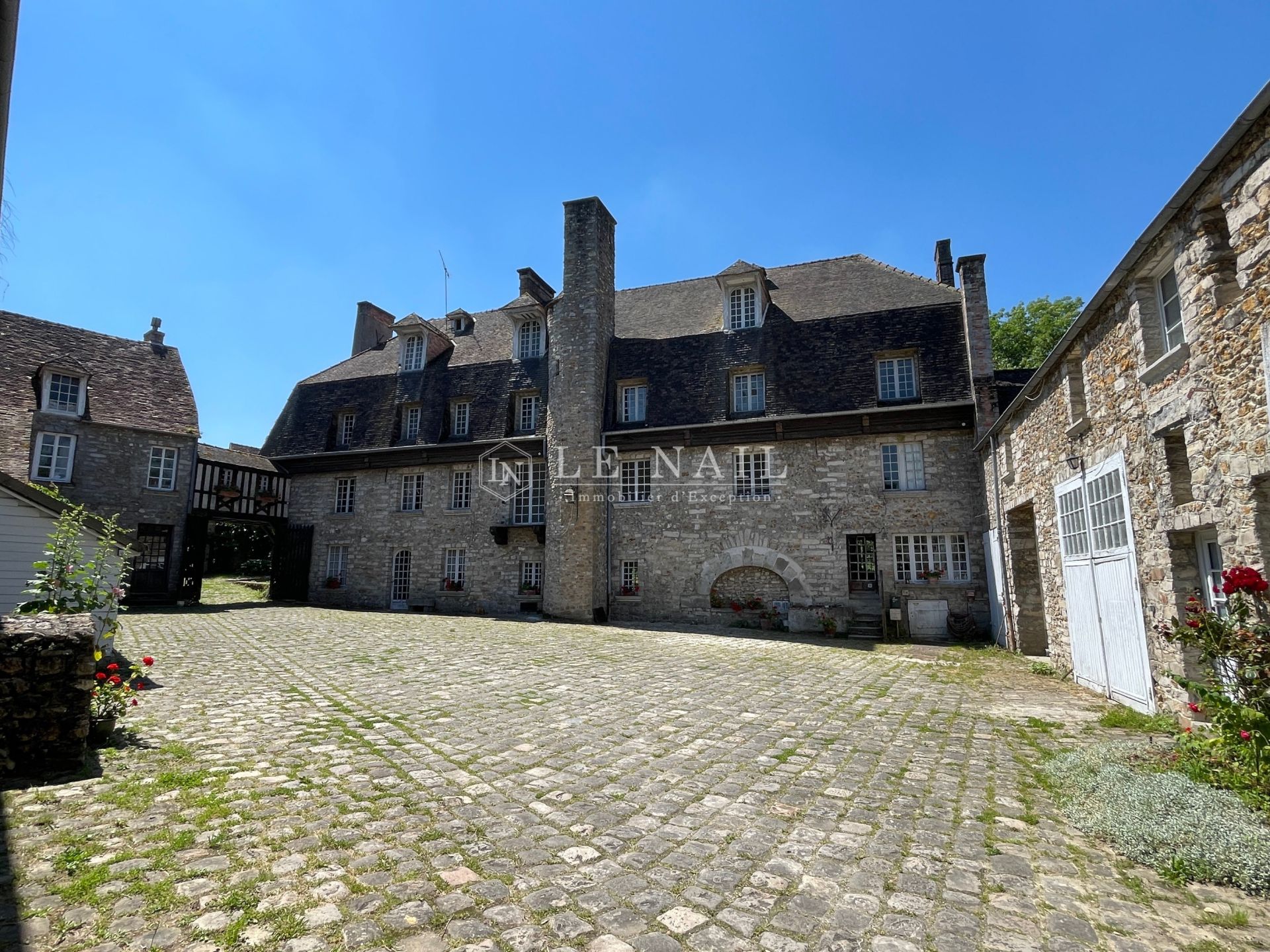 property 30 rooms for sale on BREUILLET (91650)