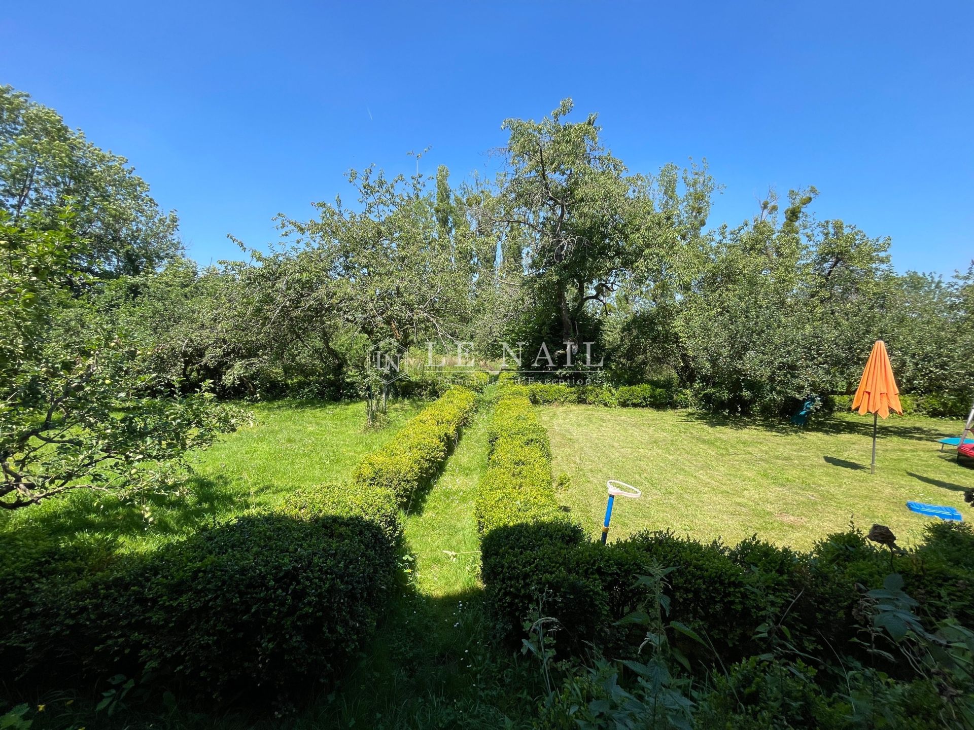 property 30 rooms for sale on BREUILLET (91650)