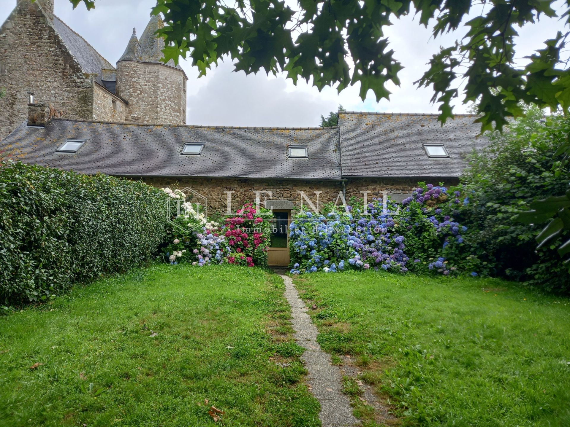 manor house 21 rooms for sale on GUINGAMP (22200)