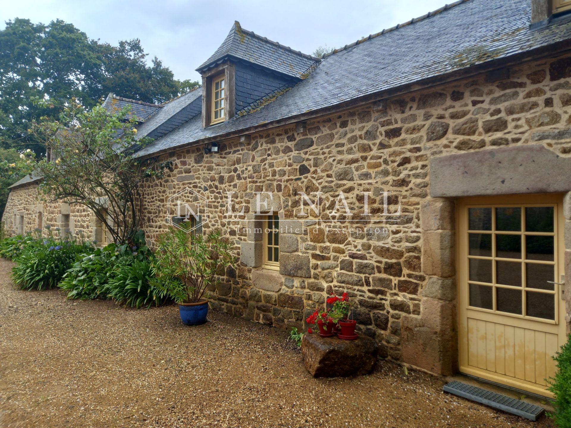 manor house 21 rooms for sale on GUINGAMP (22200)
