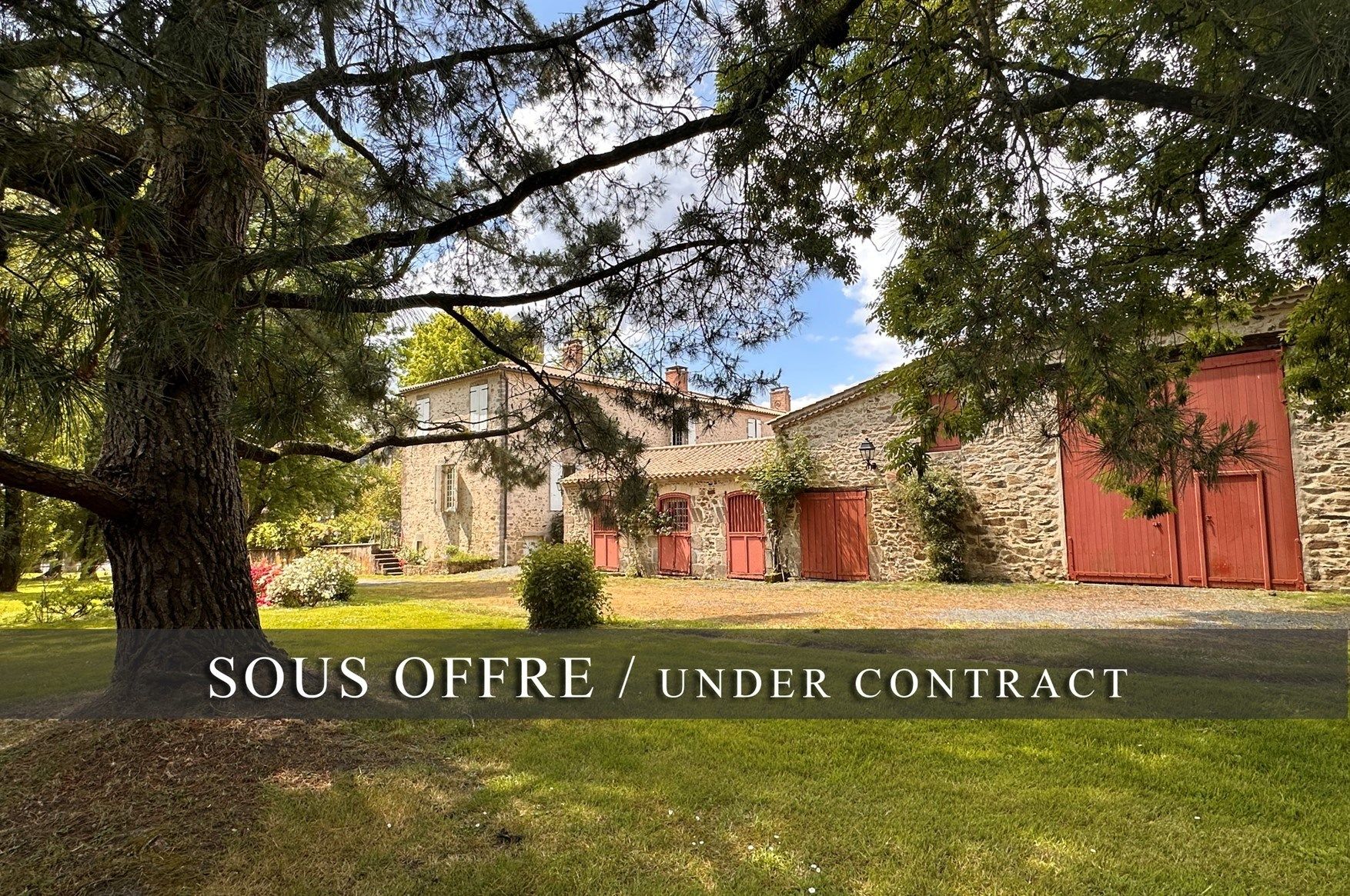 house 14 rooms for sale on LA ROCHE SUR YON (85000)