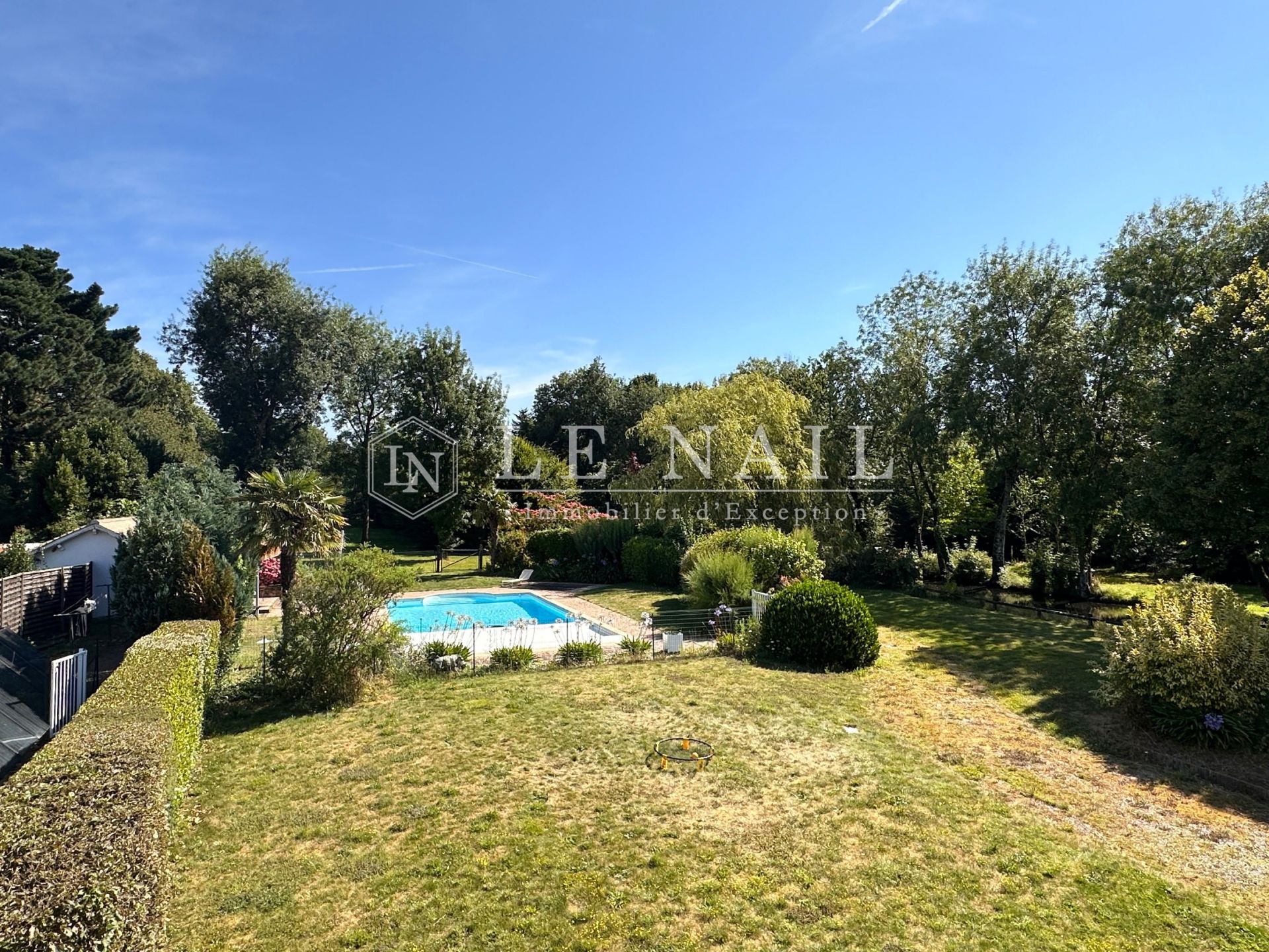 house 14 rooms for sale on LA ROCHE SUR YON (85000)